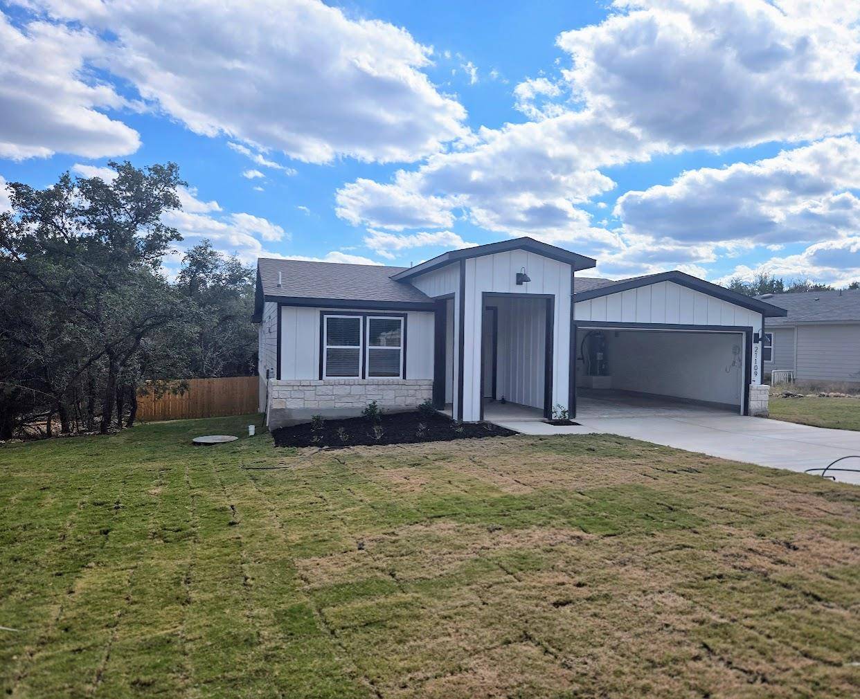 Lago Vista, TX 78645,21109 Santa Paula Ave