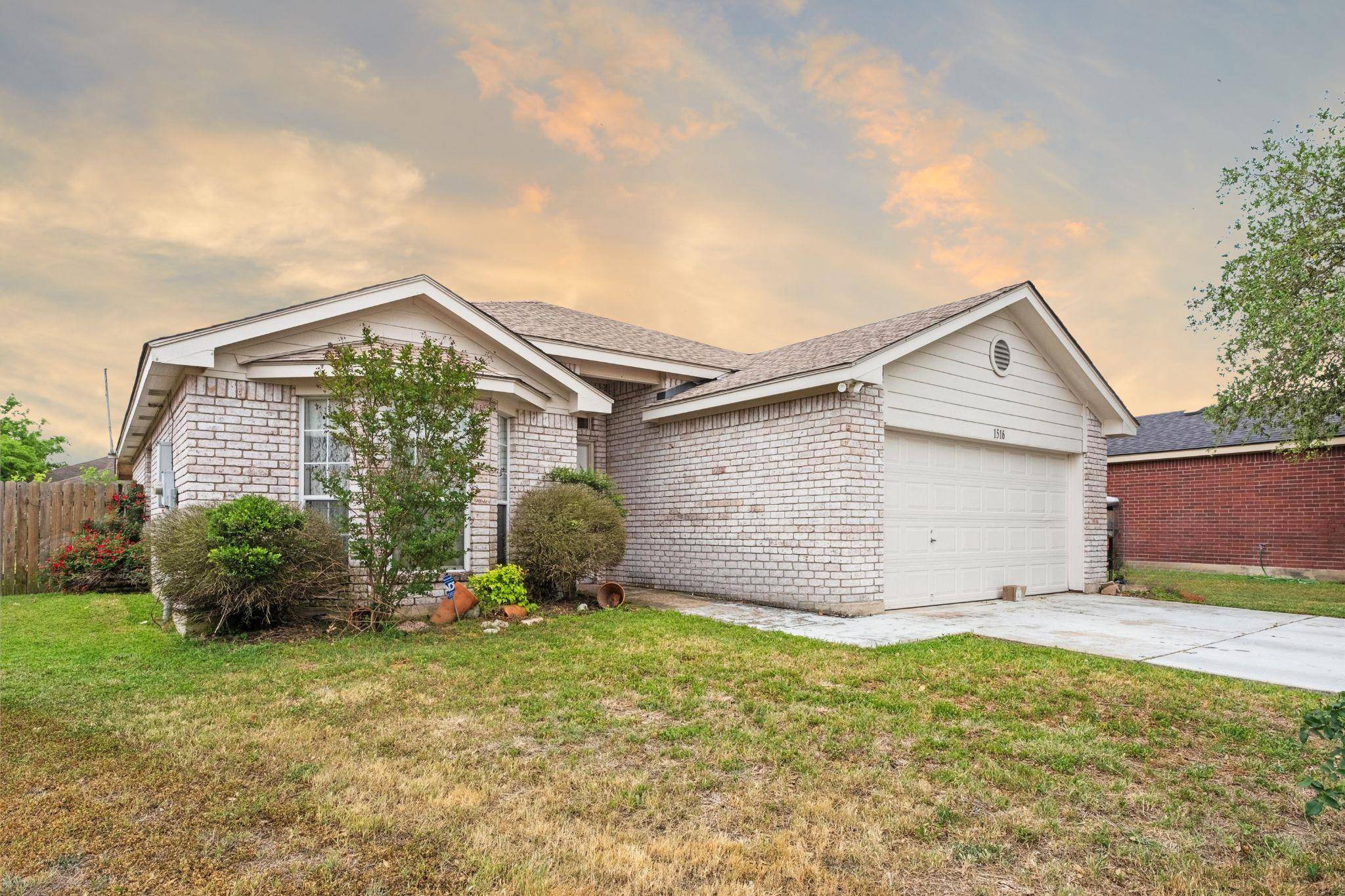 Lockhart, TX 78644,1516 Gunnison CV