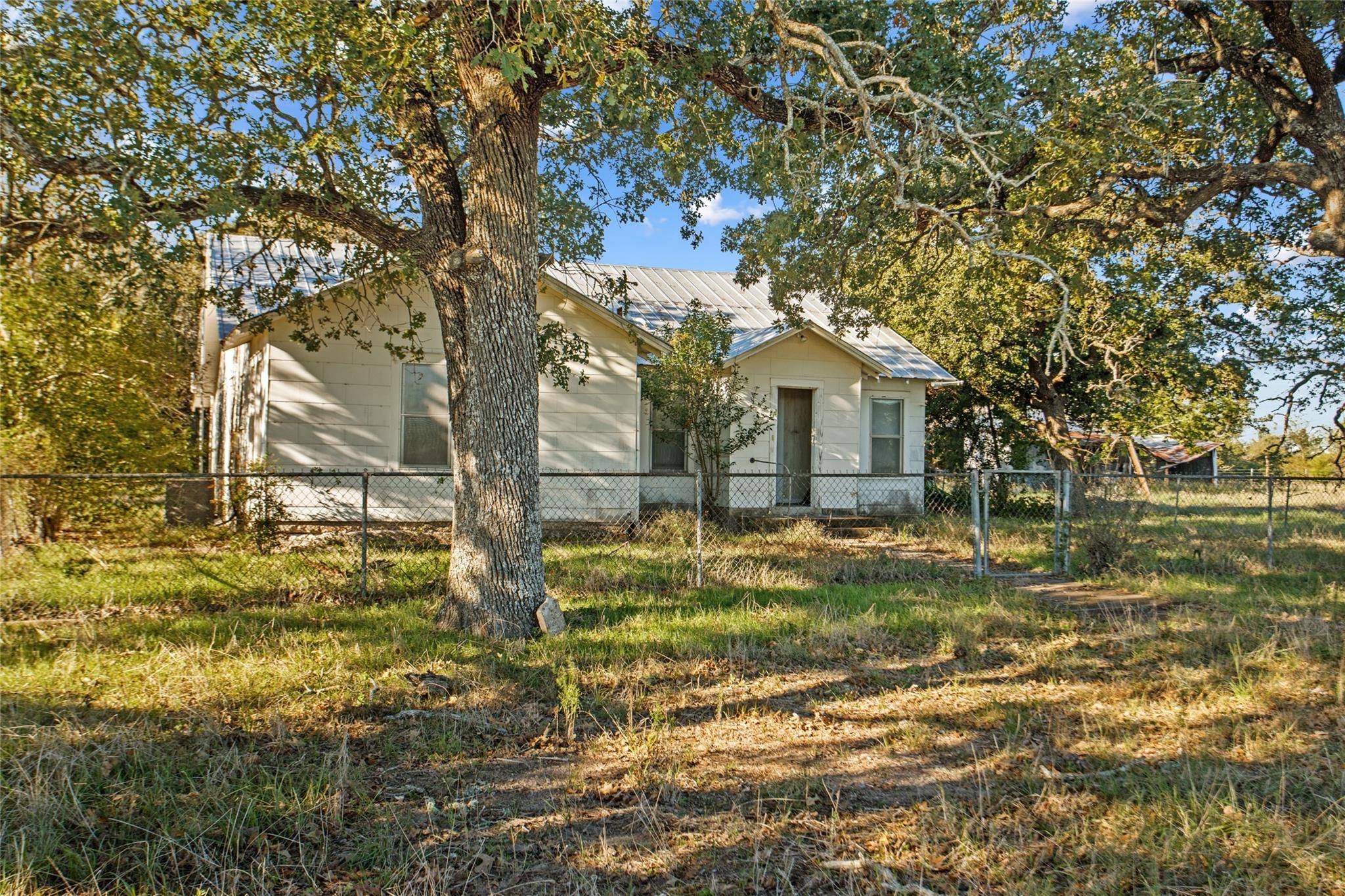 Giddings, TX 78942,1180 Private Road 2261