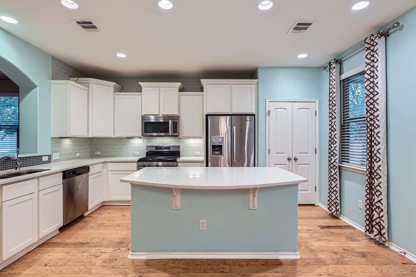 San Marcos, TX 78666,318 Leather Oak LOOP