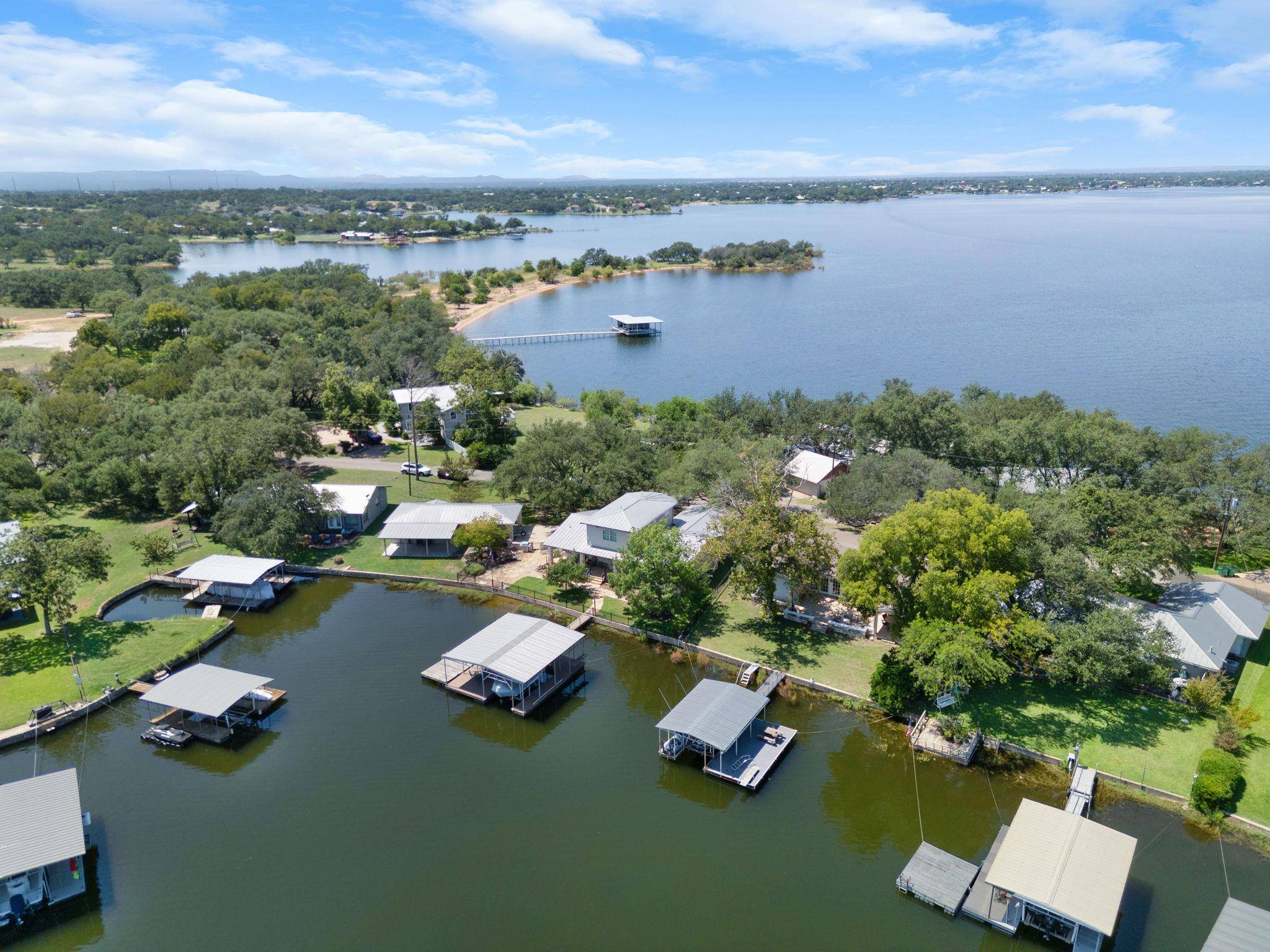 Buchanan Dam, TX 78609,414 Island Lodges DR