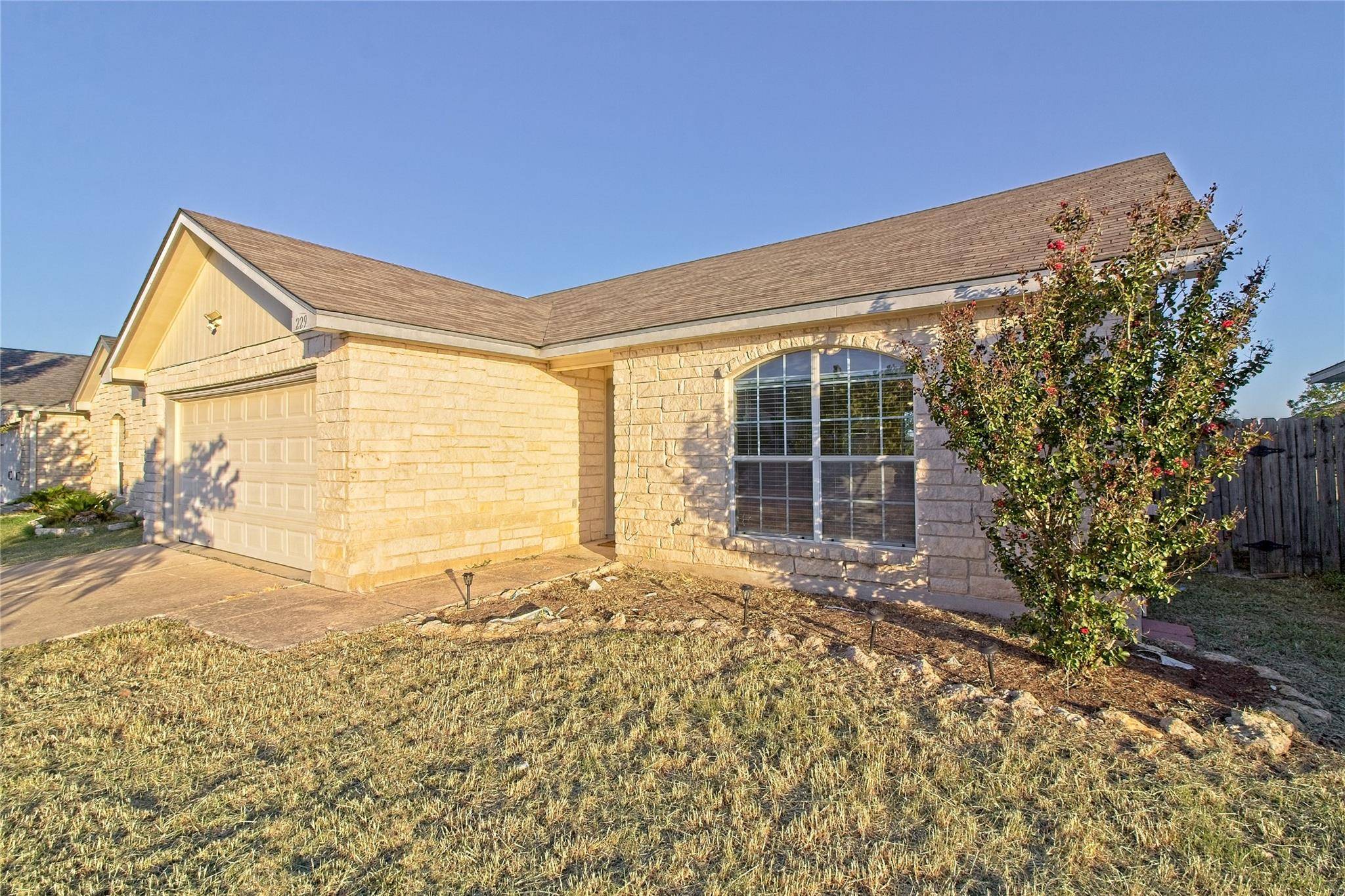 Jarrell, TX 76537,229 Moonstone DR