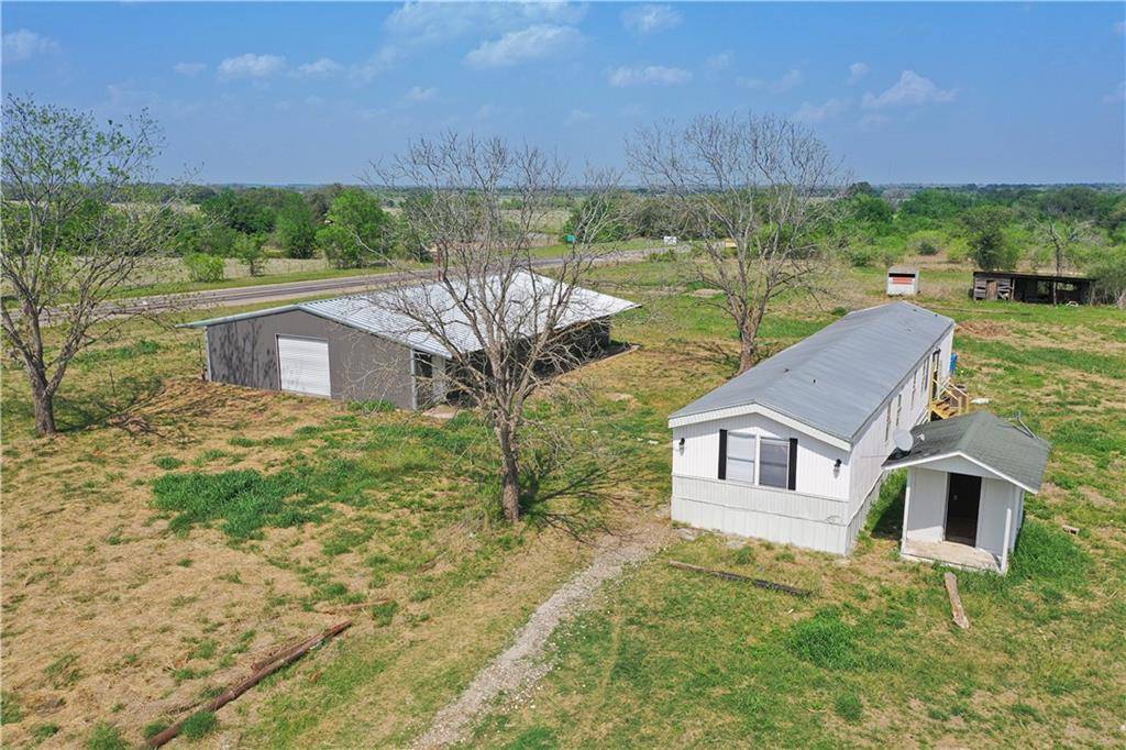 Waelder, TX 78959,5213 US Highway 90