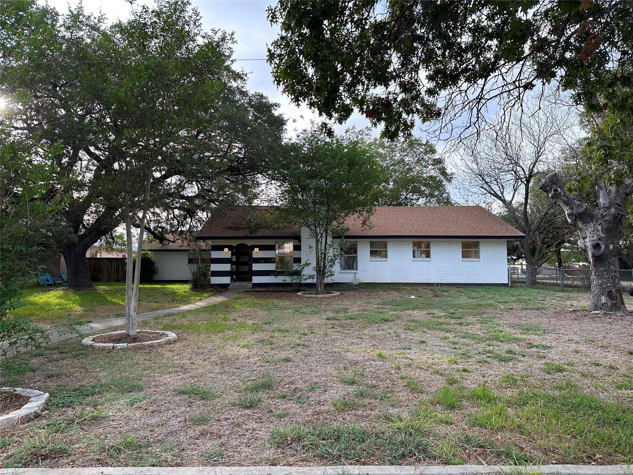 Salado, TX 76571,318 N Main ST