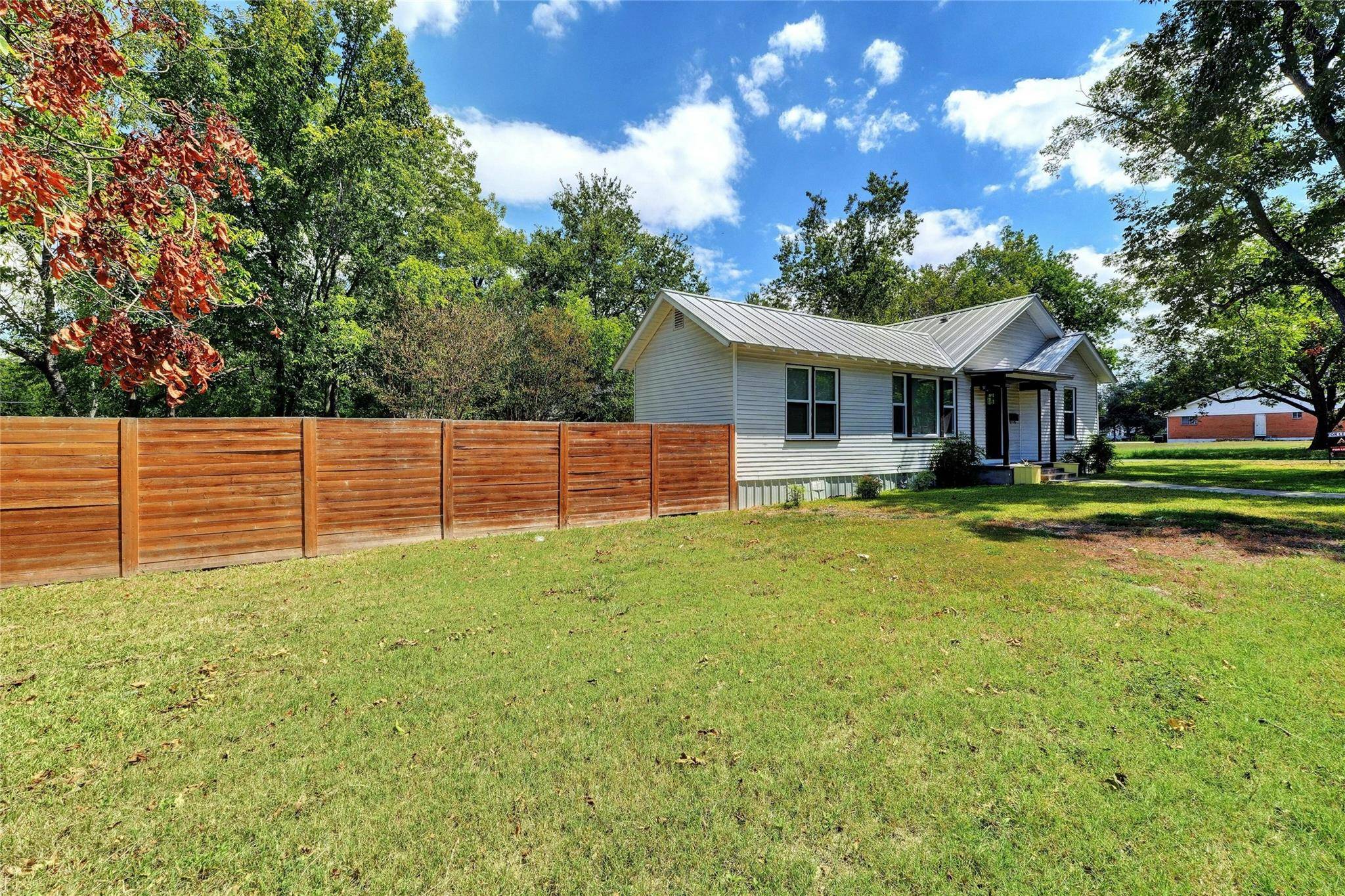 Taylor, TX 76574,1102 Hackberry ST