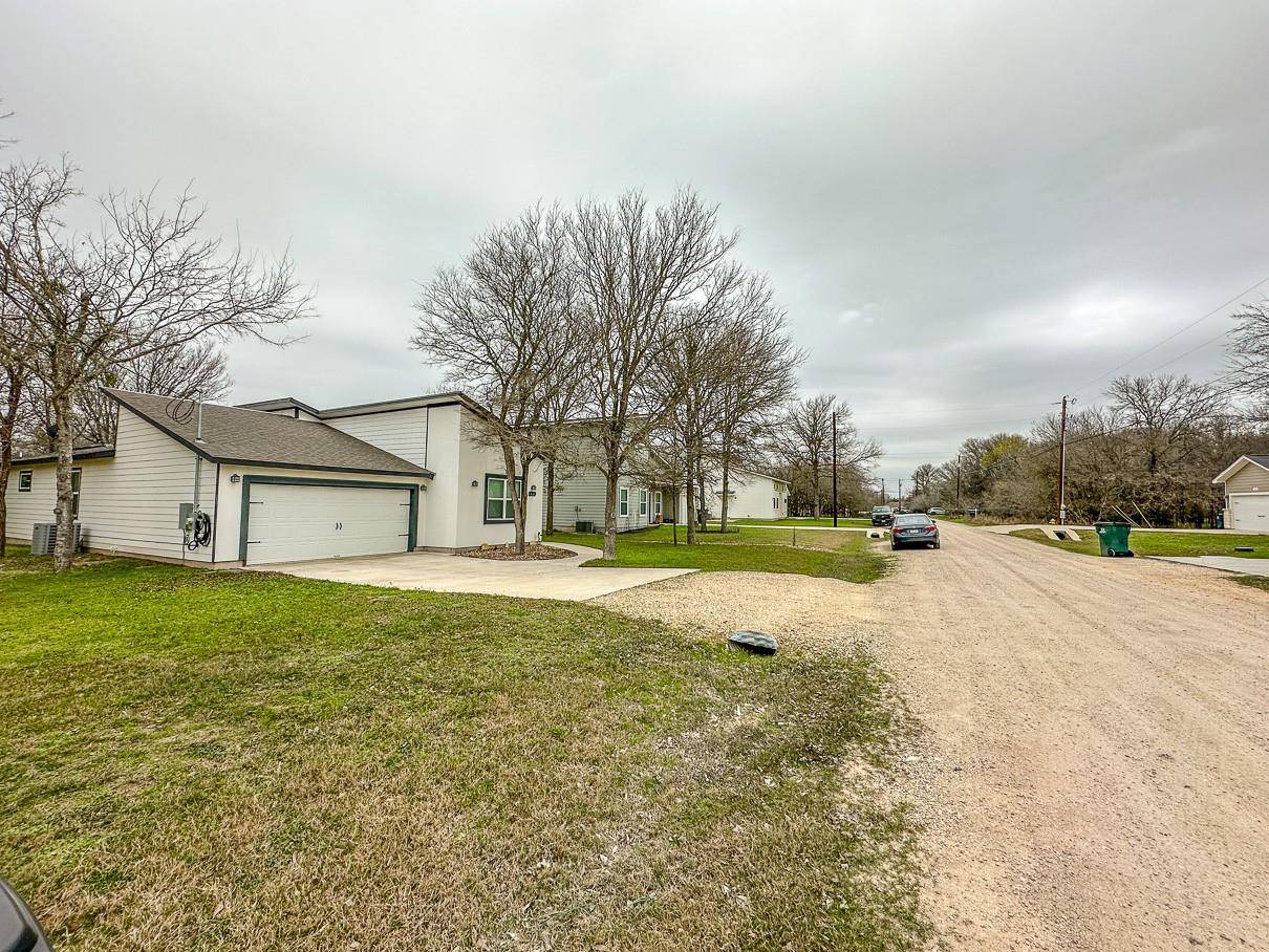 Bastrop, TX 78602,177 Mokulua LN