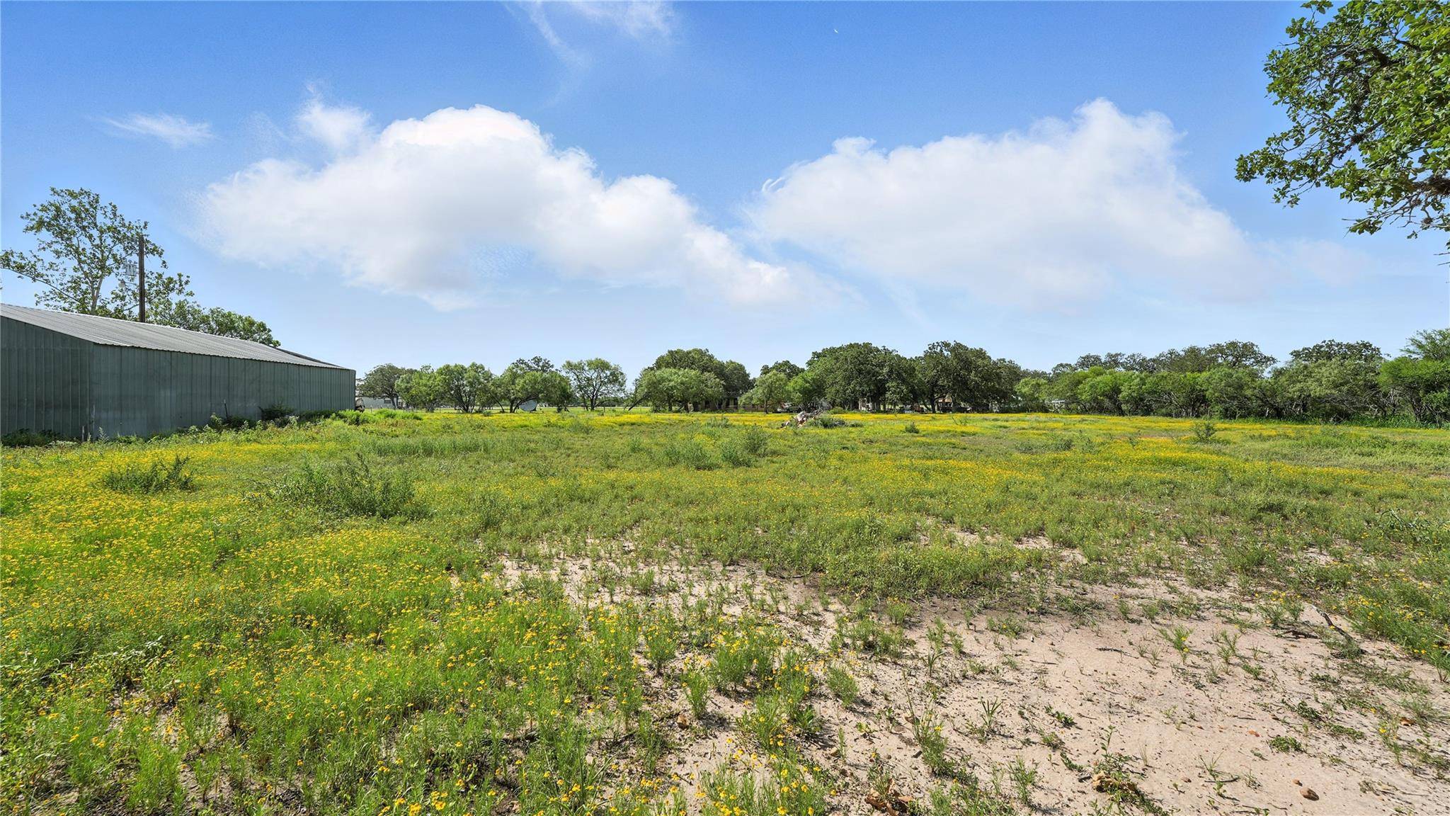 Kingsbury, TX 78638,275 & 279 Cross RD