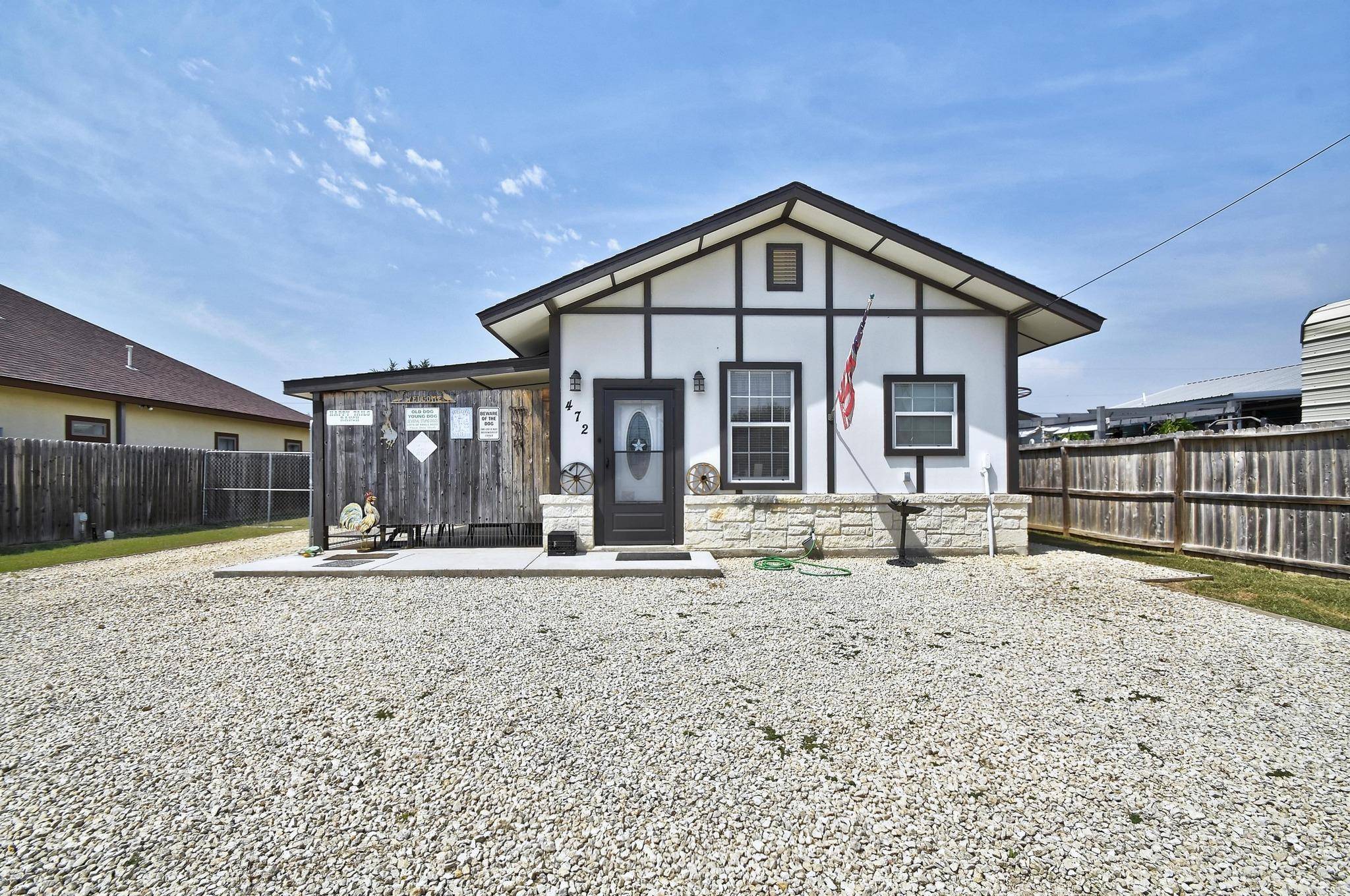 Bandera, TX 78003,472 Mountain View Dr DR