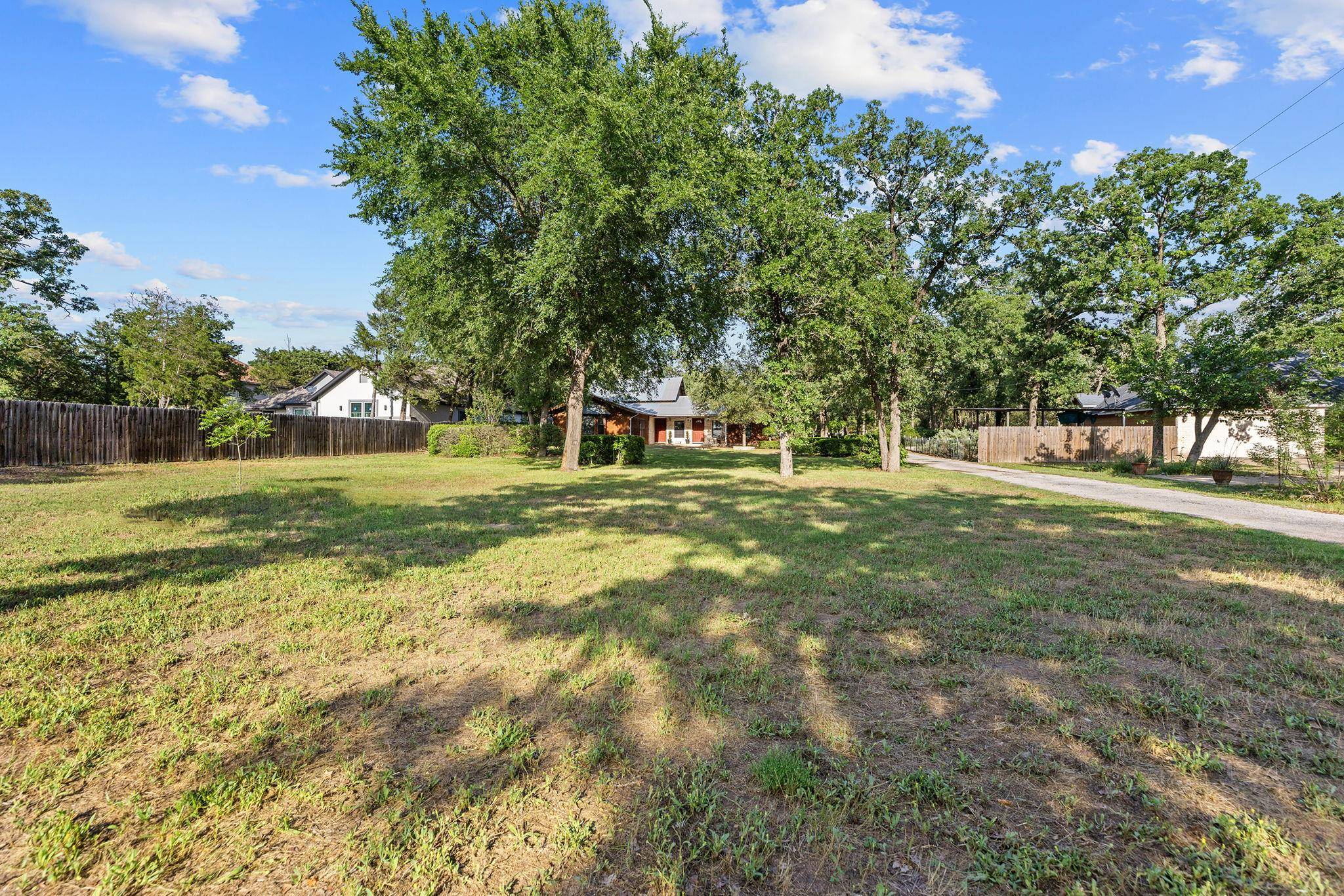 Bastrop, TX 78602,969 N State Highway 95