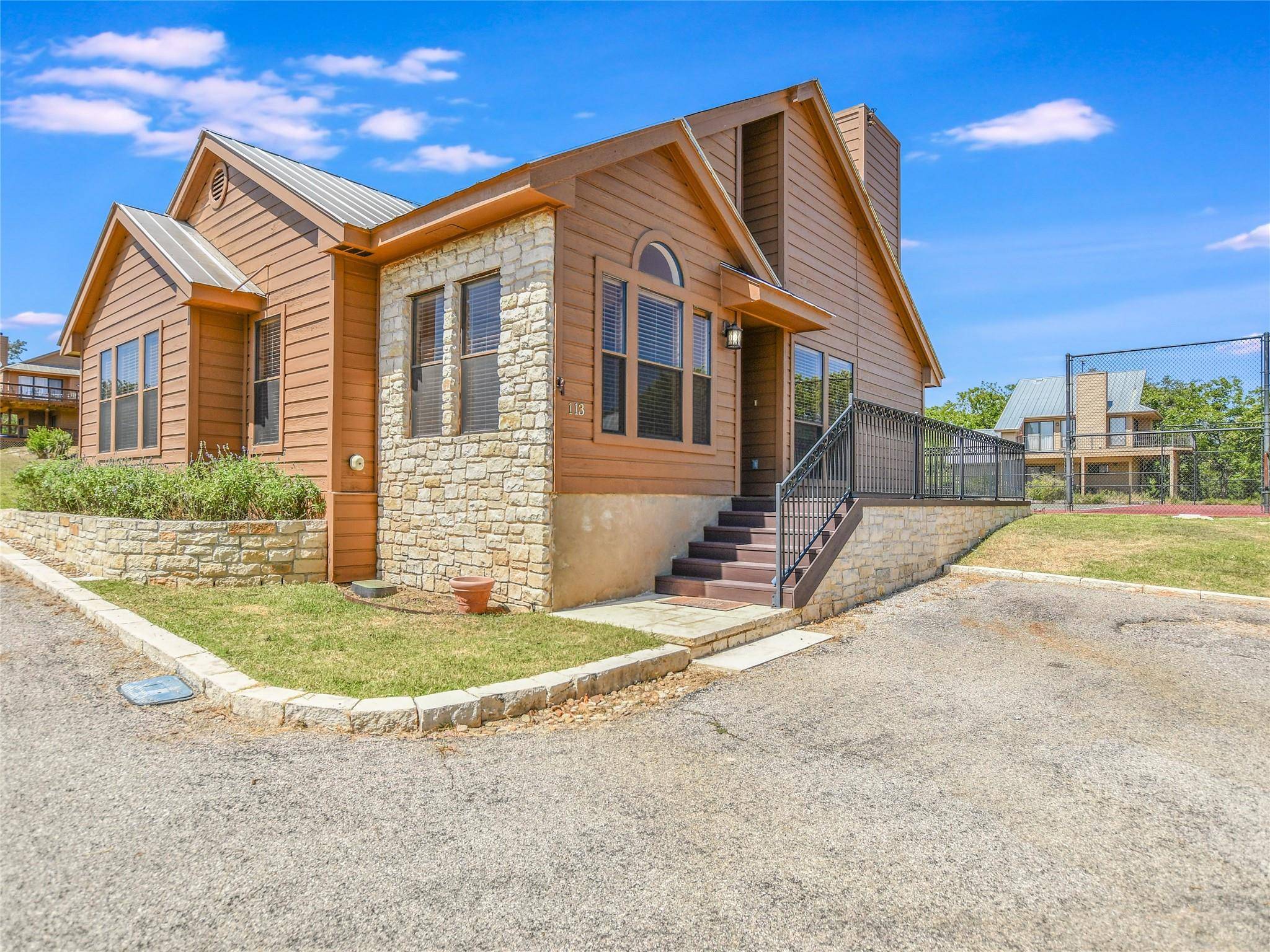 Spicewood, TX 78669,113 Courtside WAY