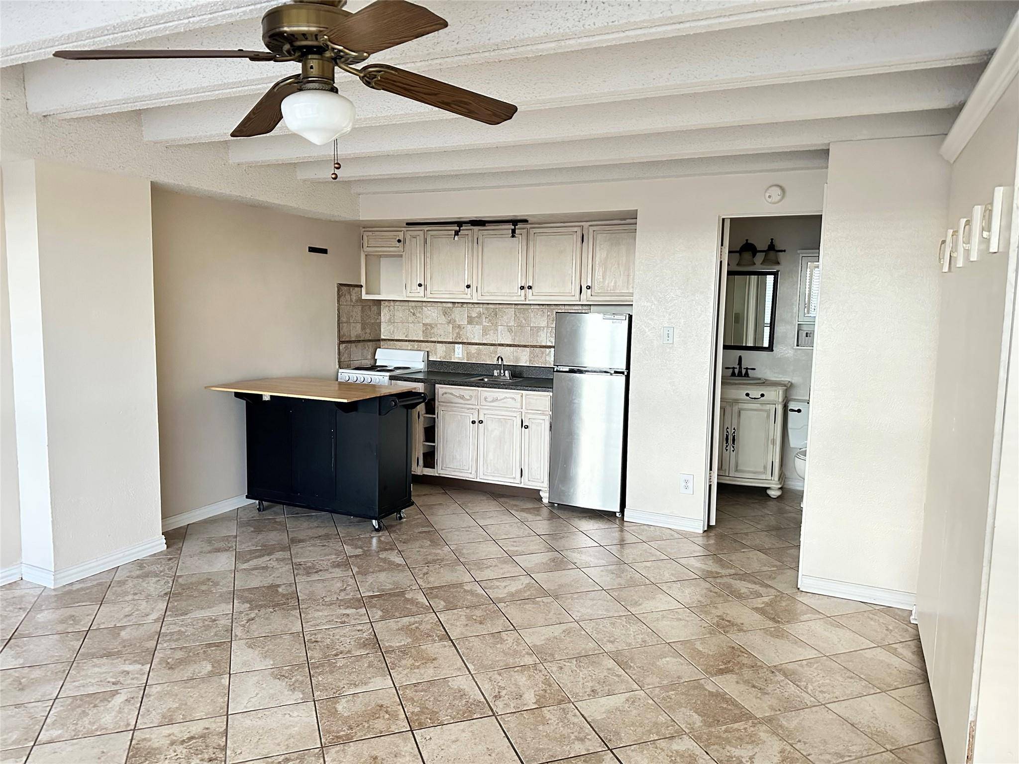 Lago Vista, TX 78645,5916 Lago Vista WAY #B18