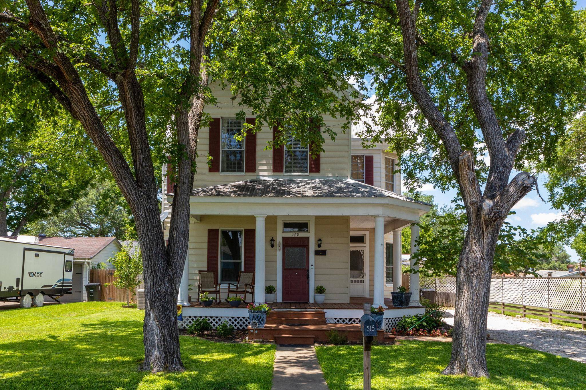 Schulenburg, TX 78956,515 Wolf ST