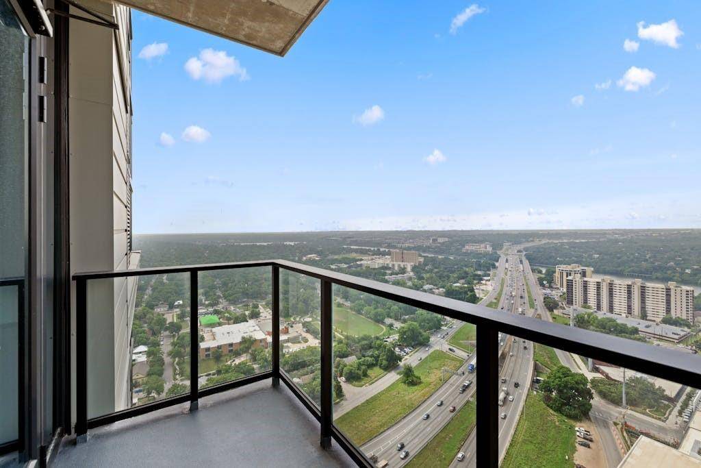 Austin, TX 78701,84 East Ave #3307