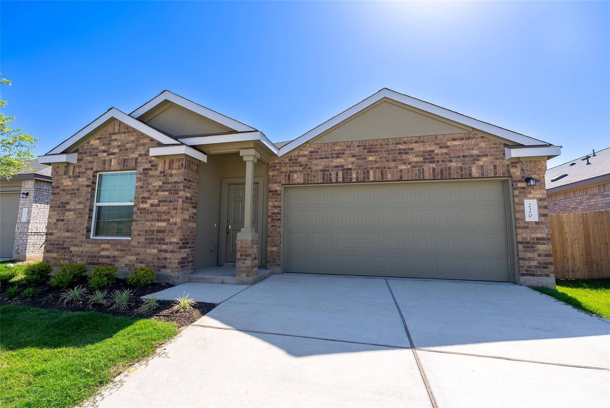 Hutto, TX 78634,220 Camargue DR