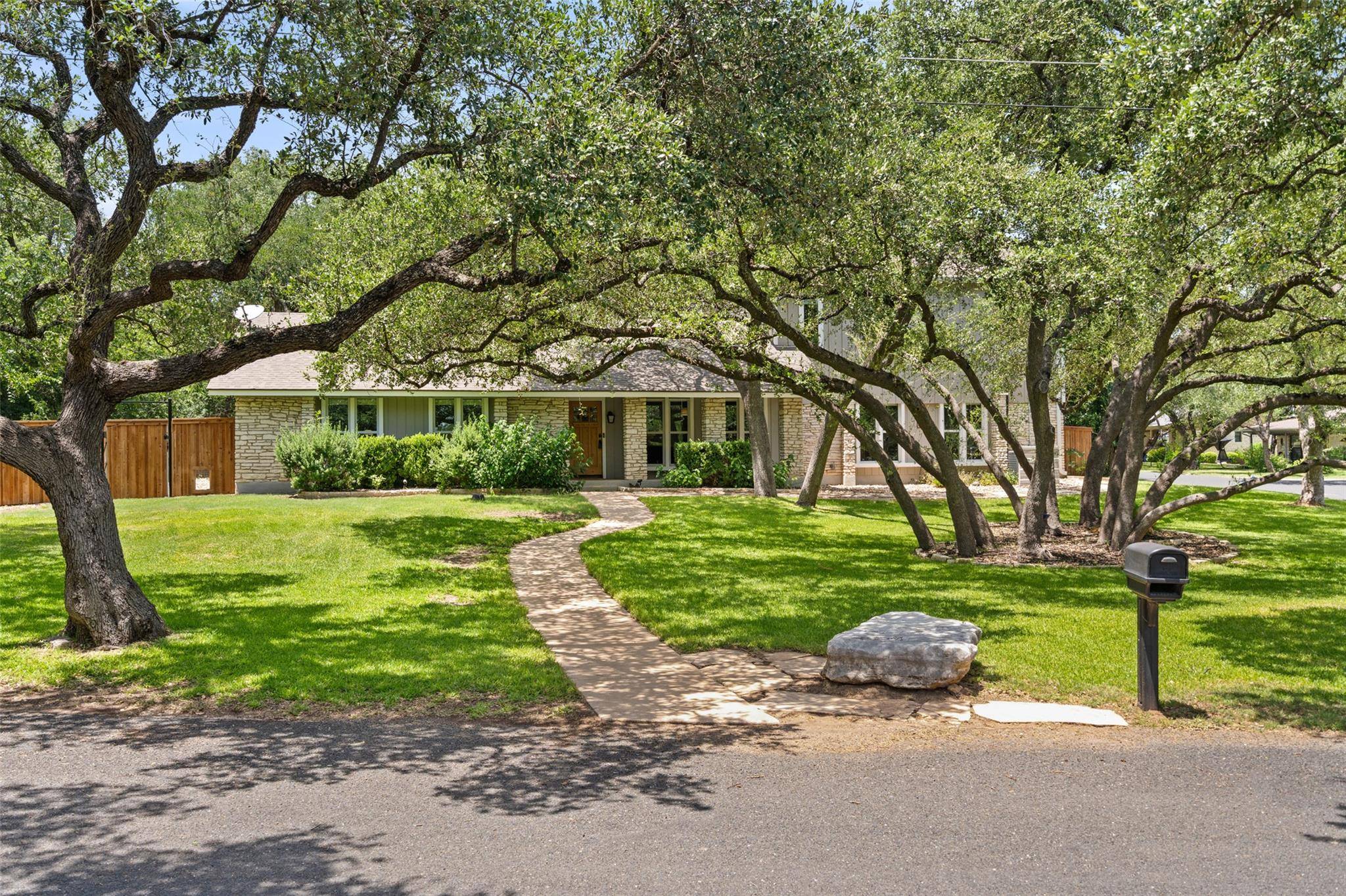 Georgetown, TX 78628,400 Oak Crest LN