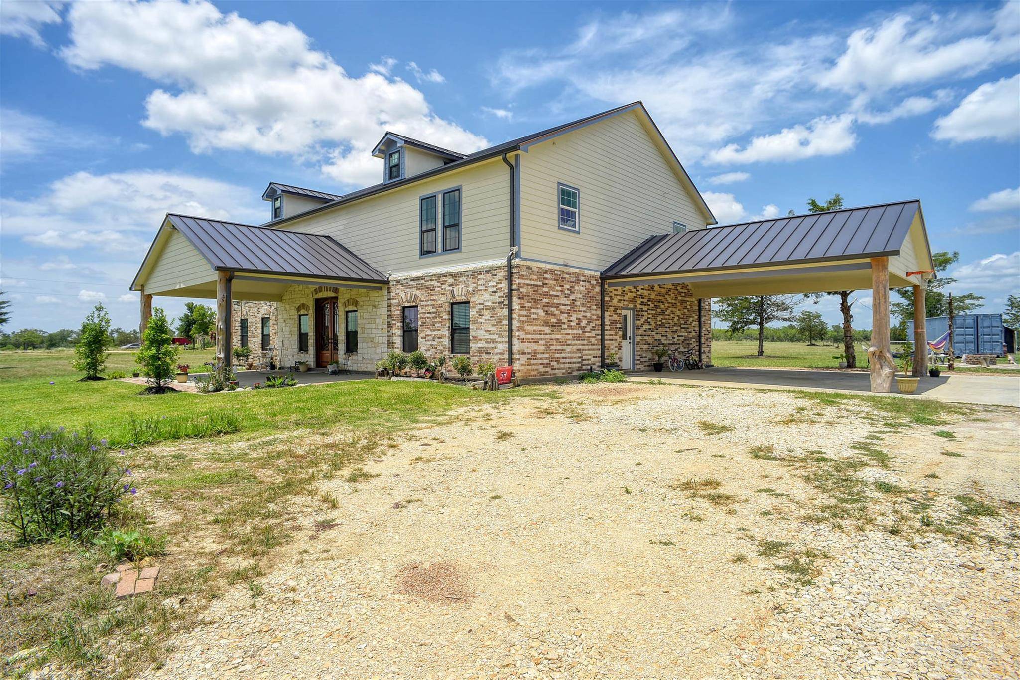 Waelder, TX 78959,626 Sparta Field RD