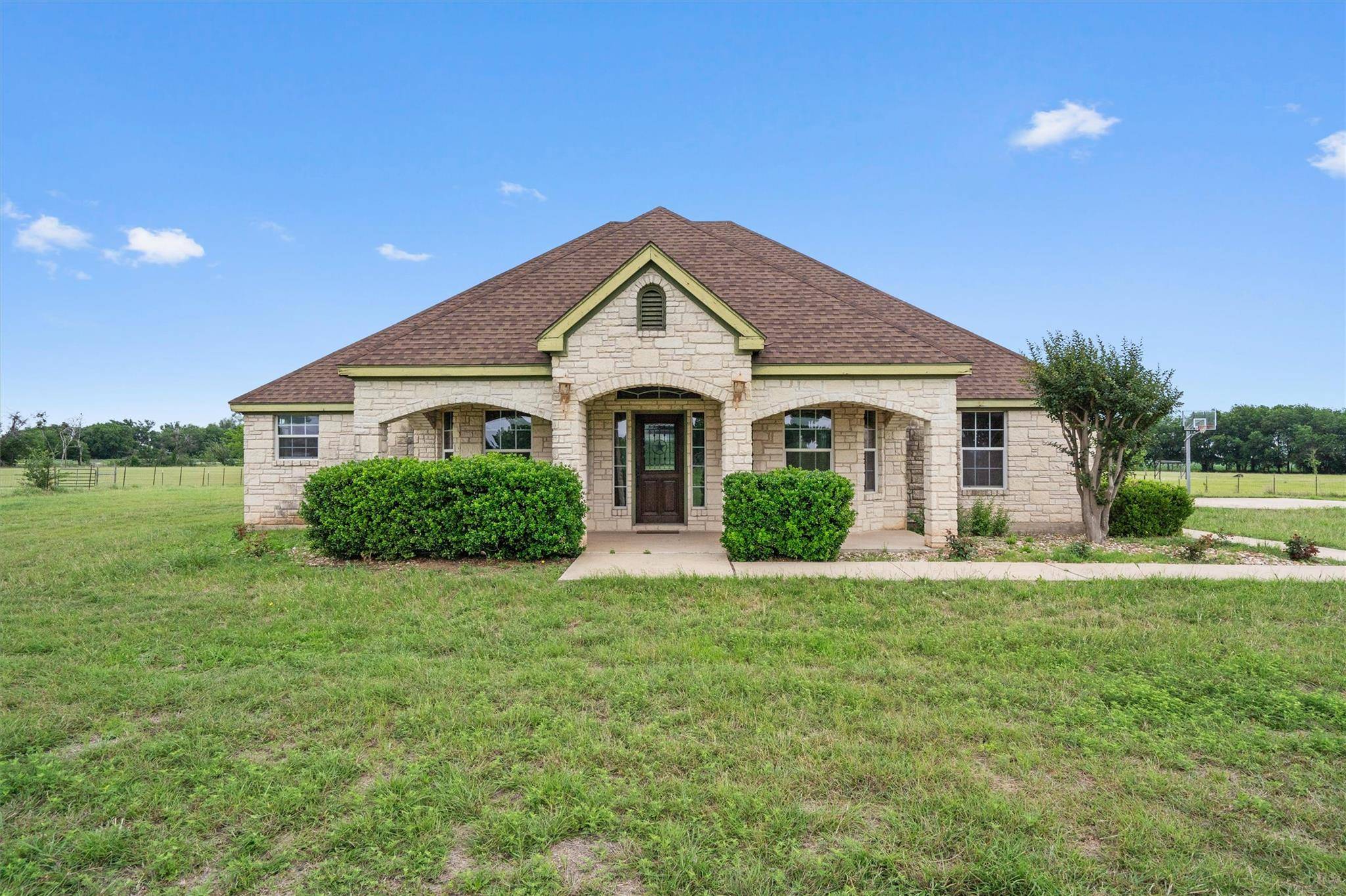 Taylor, TX 76574,130 Cotton Rows LN