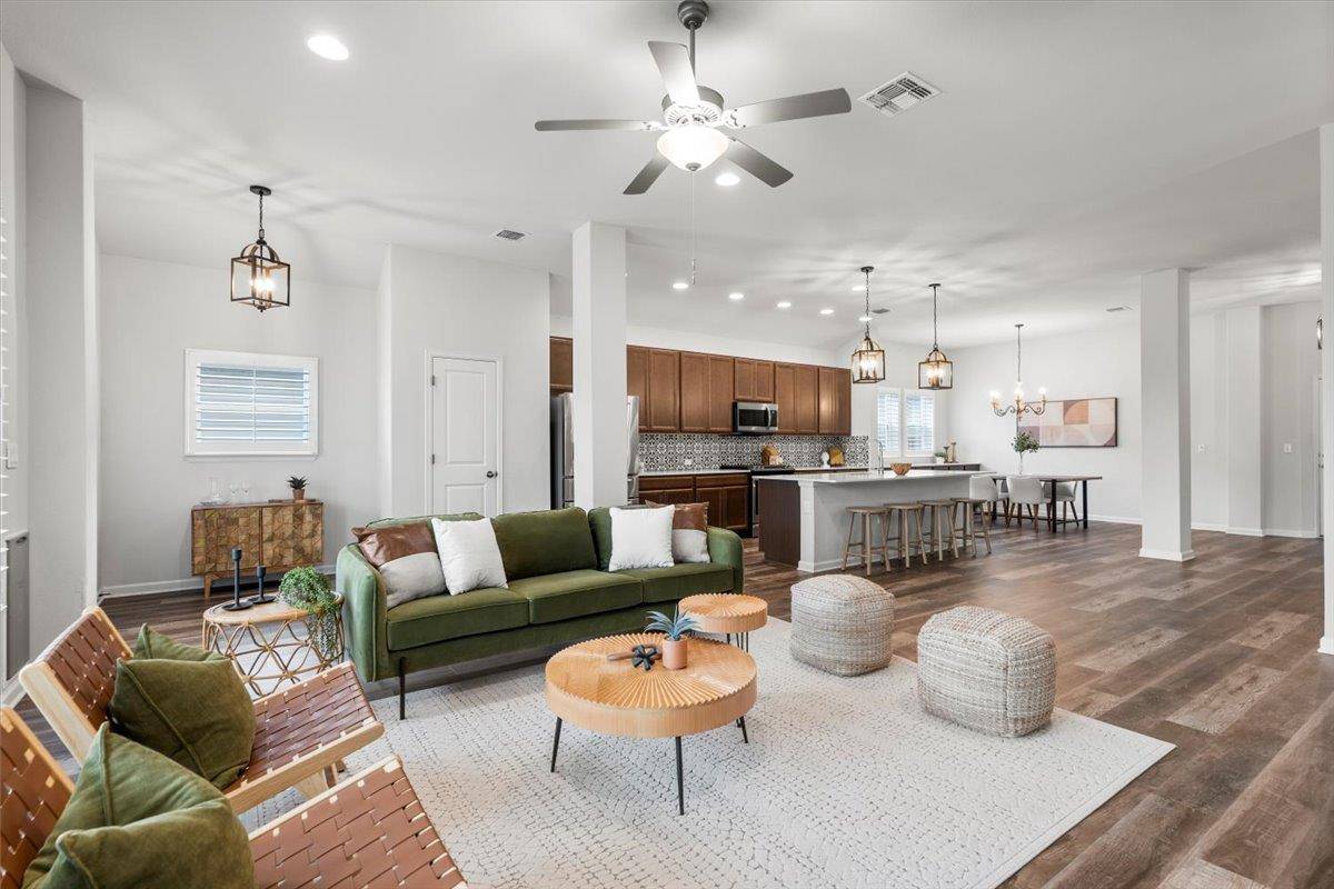 Austin, TX 78744,7909 Catbird LN