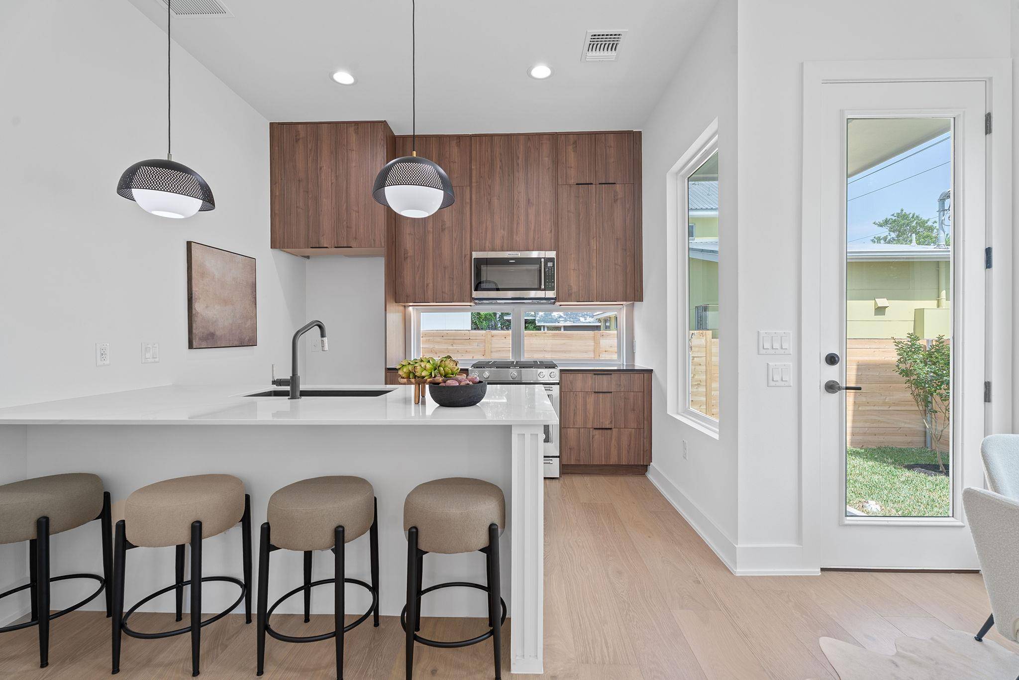 Austin, TX 78702,52 Robert T Martinez Jr ST