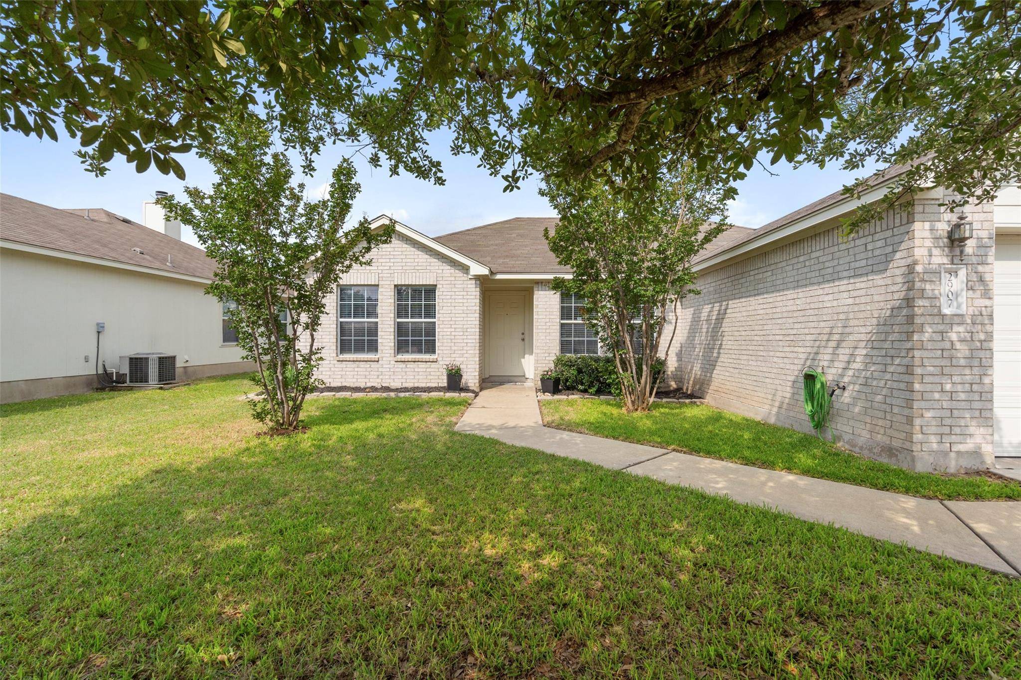 Taylor, TX 76574,2907 Don Hill LN