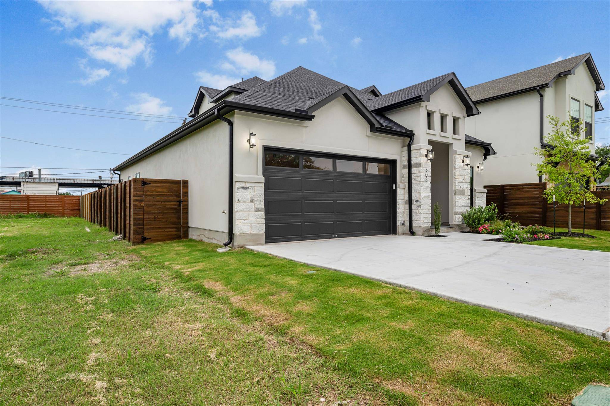 Manor, TX 78653,303 W Lane Ave