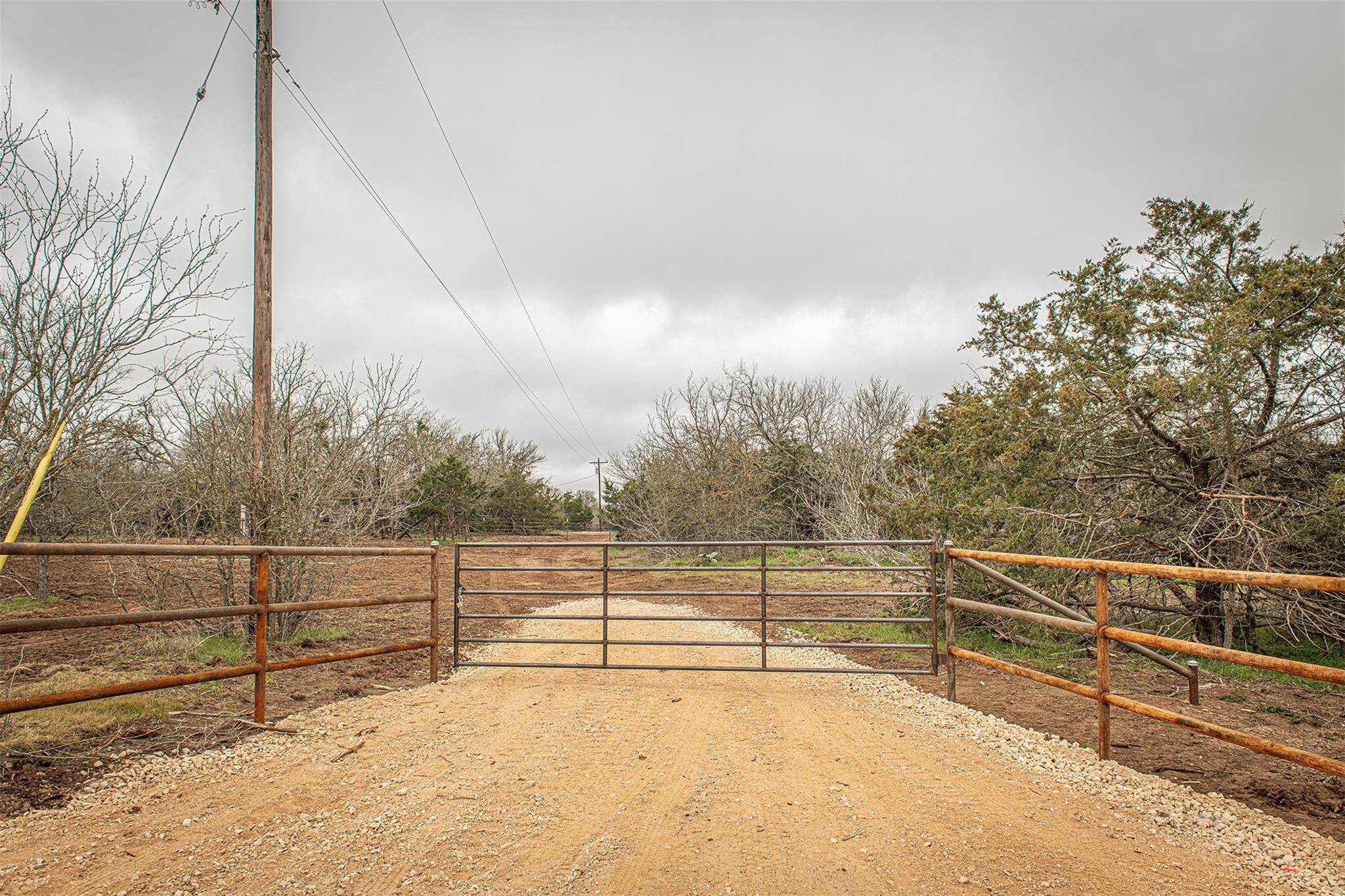 Dale, TX 78616,100 Windmill DR