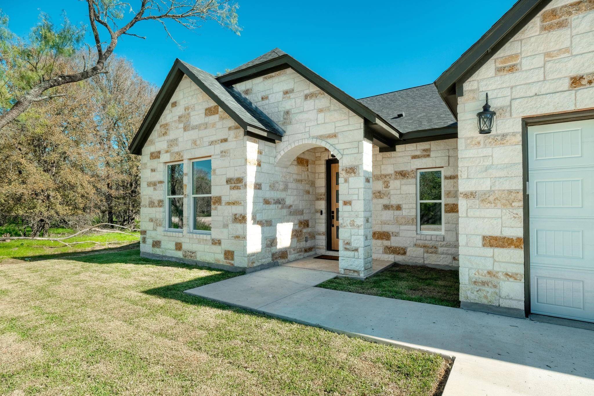 Bastrop, TX 78602,121 Waimalu CT