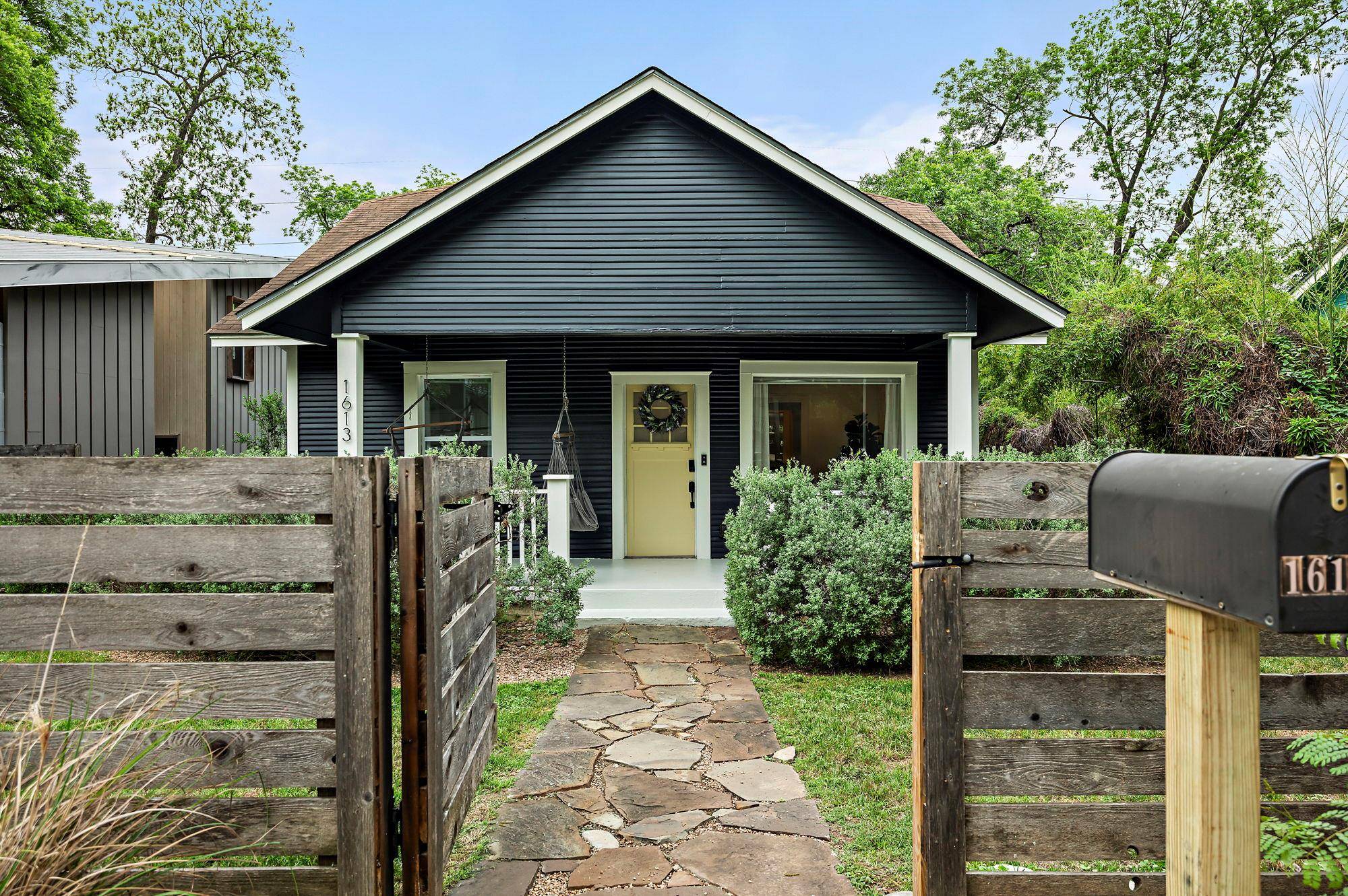 Austin, TX 78702,1613 Garden ST