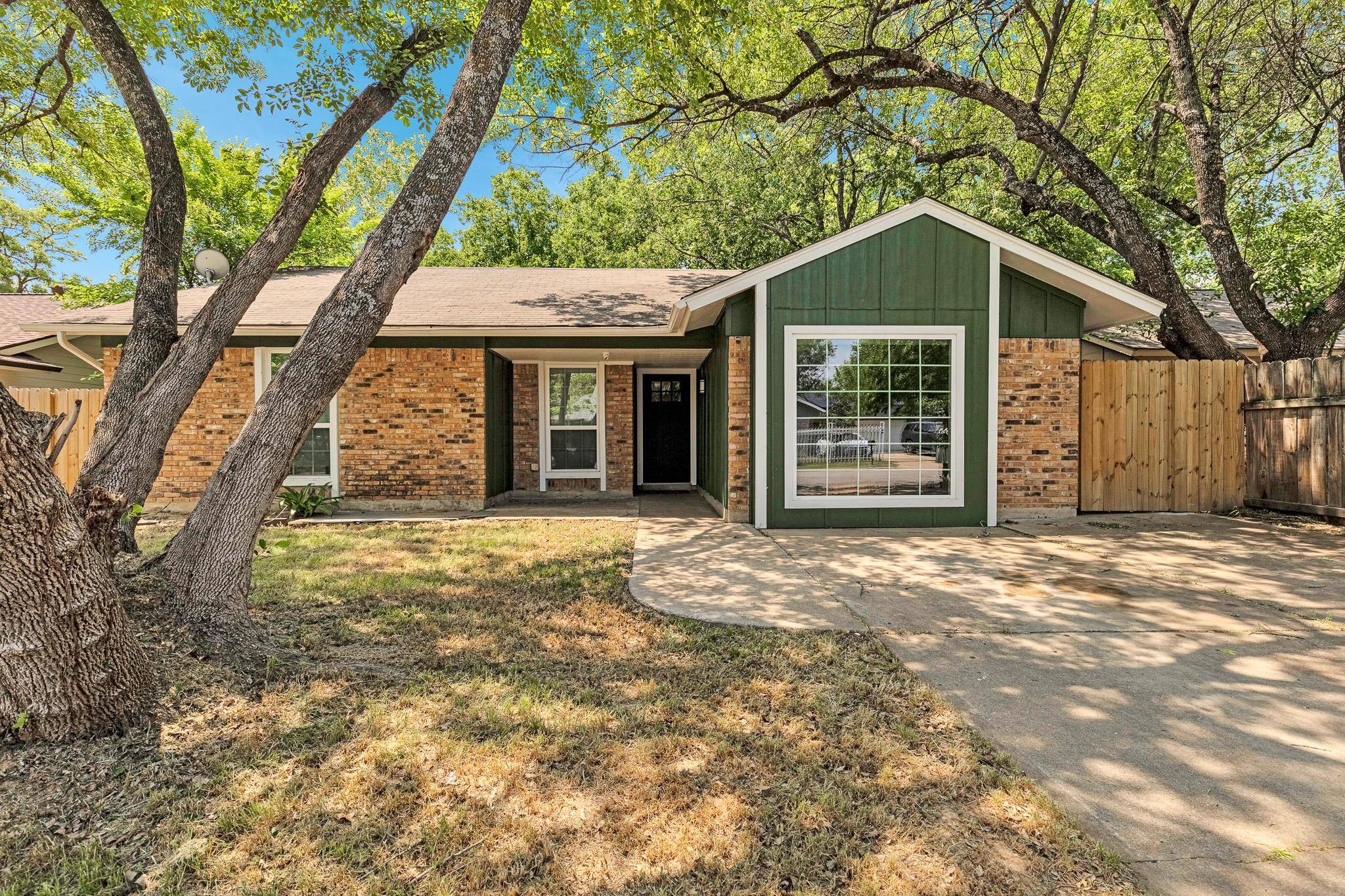 Austin, TX 78744,4421 Dovemeadow DR
