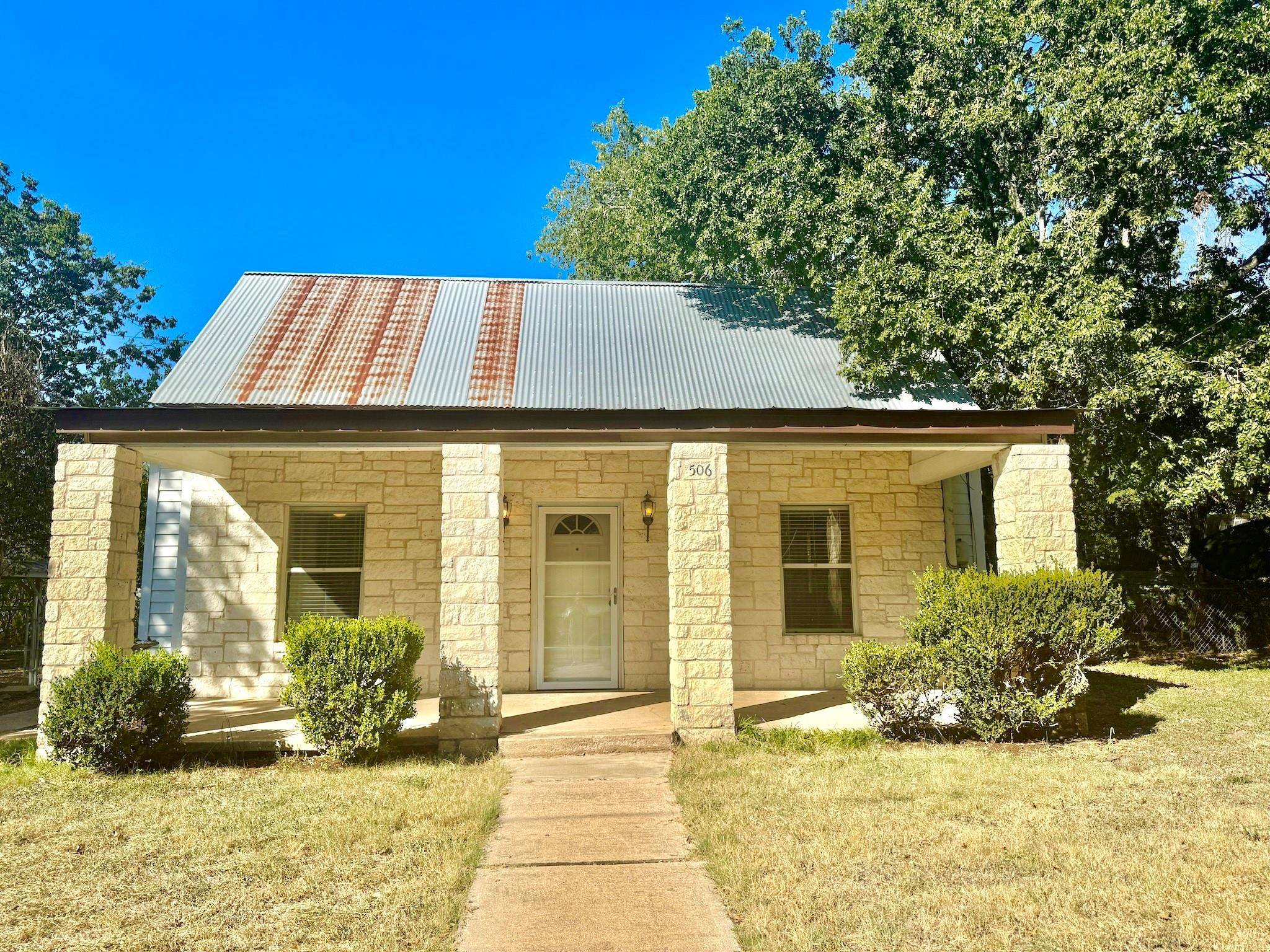 Burnet, TX 78611,506 S Pierce ST