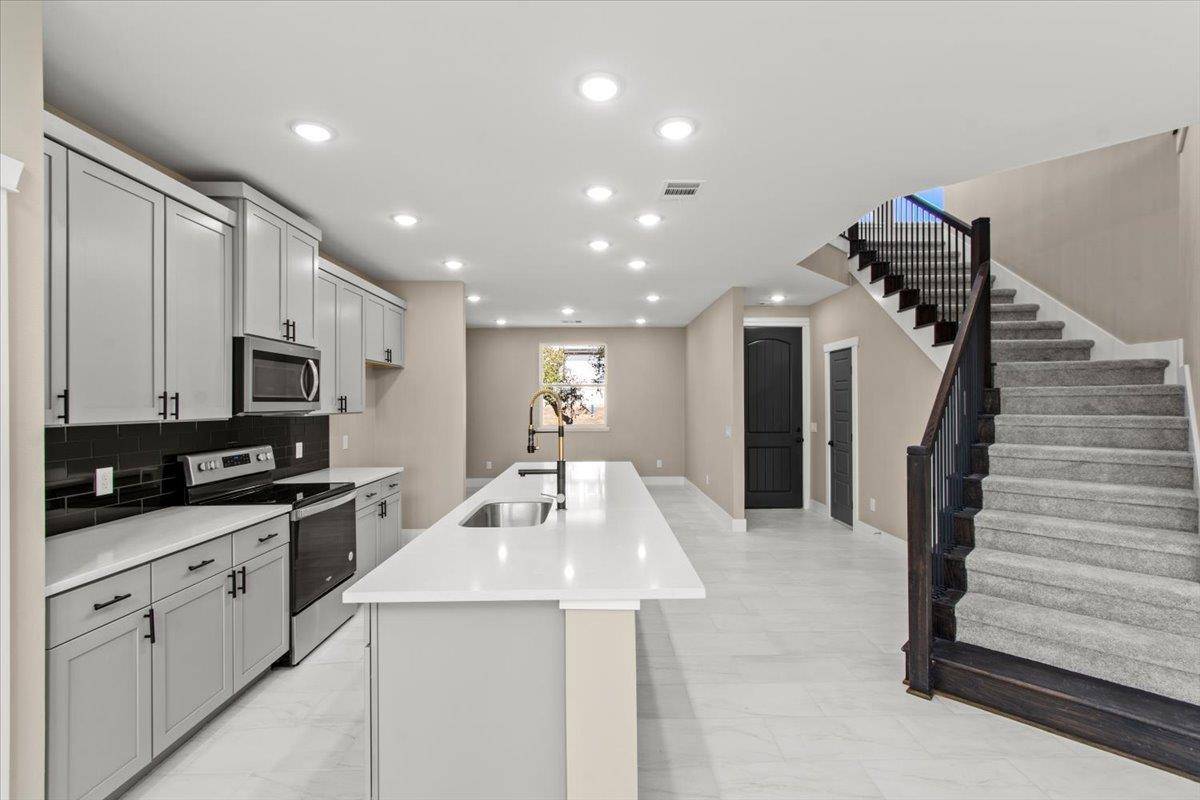 Dripping Springs, TX 78620,17503 Panorama DR