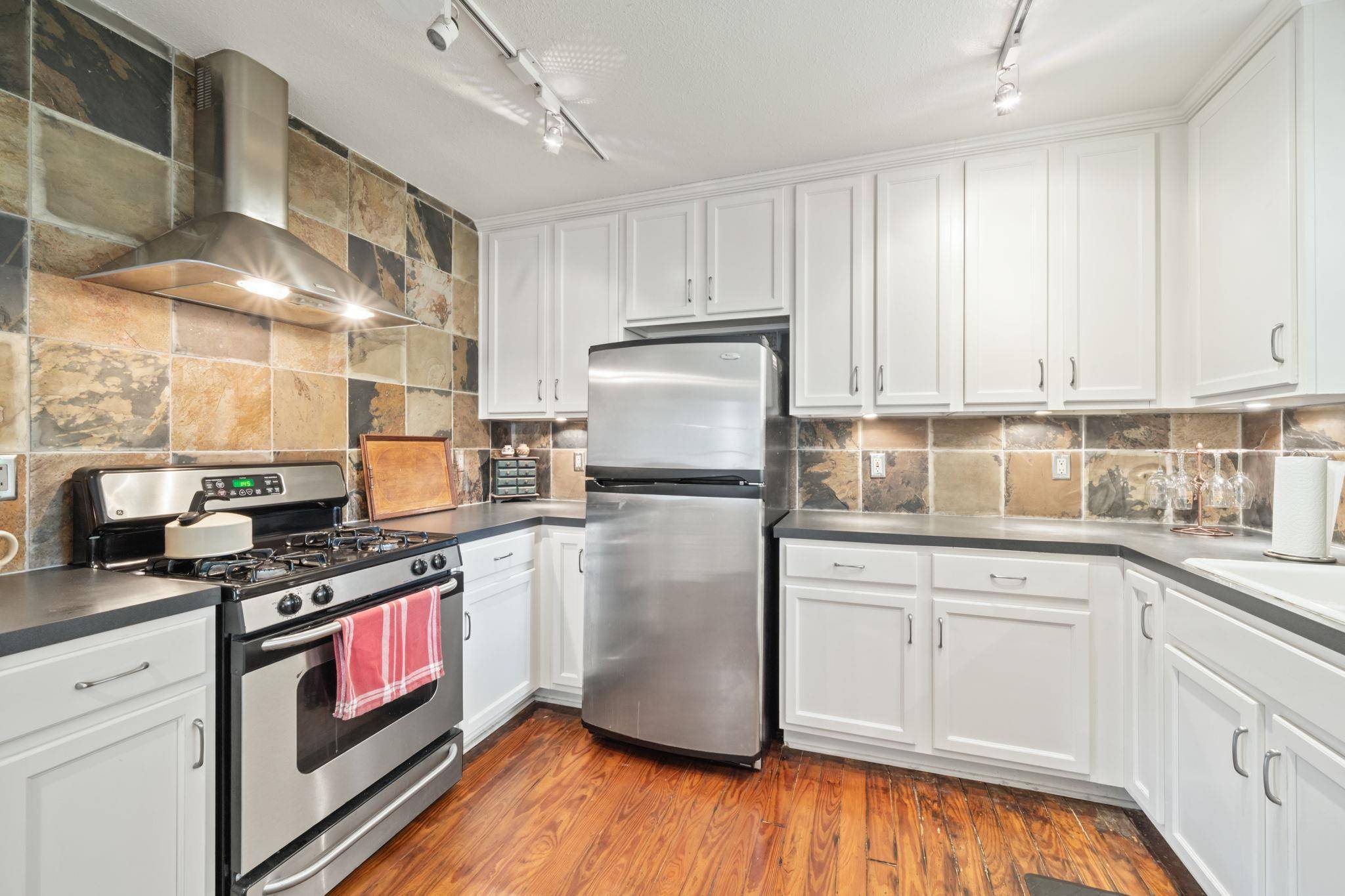 Austin, TX 78757,1807 Cullen Ave