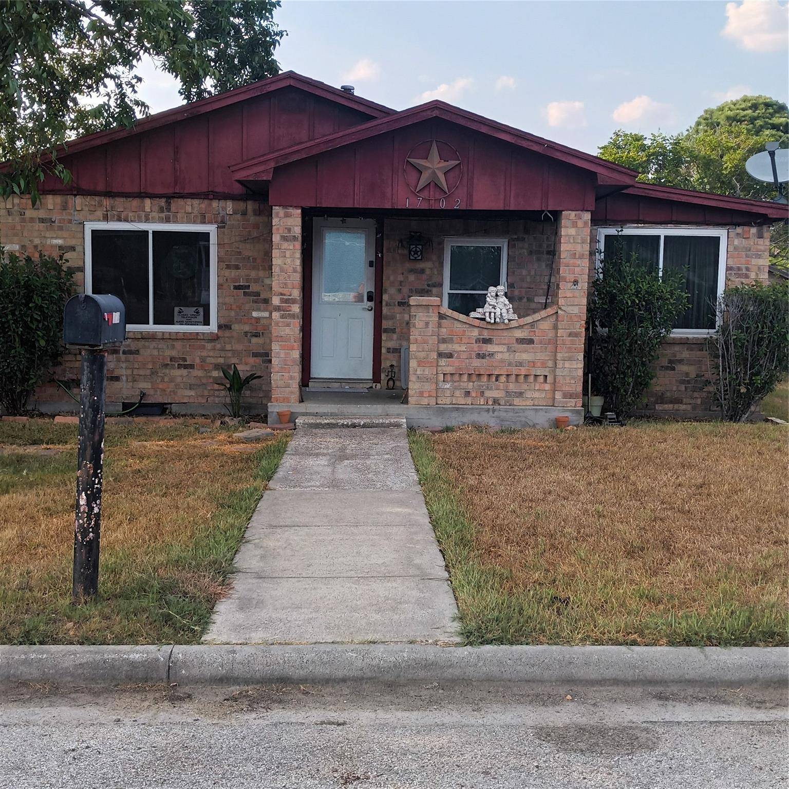 Victoria, TX 77901,1702 Marshall Ave