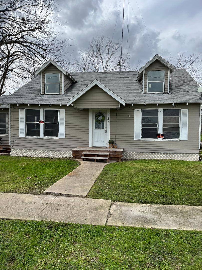 Bartlett, TX 76511,223 NW Front ST