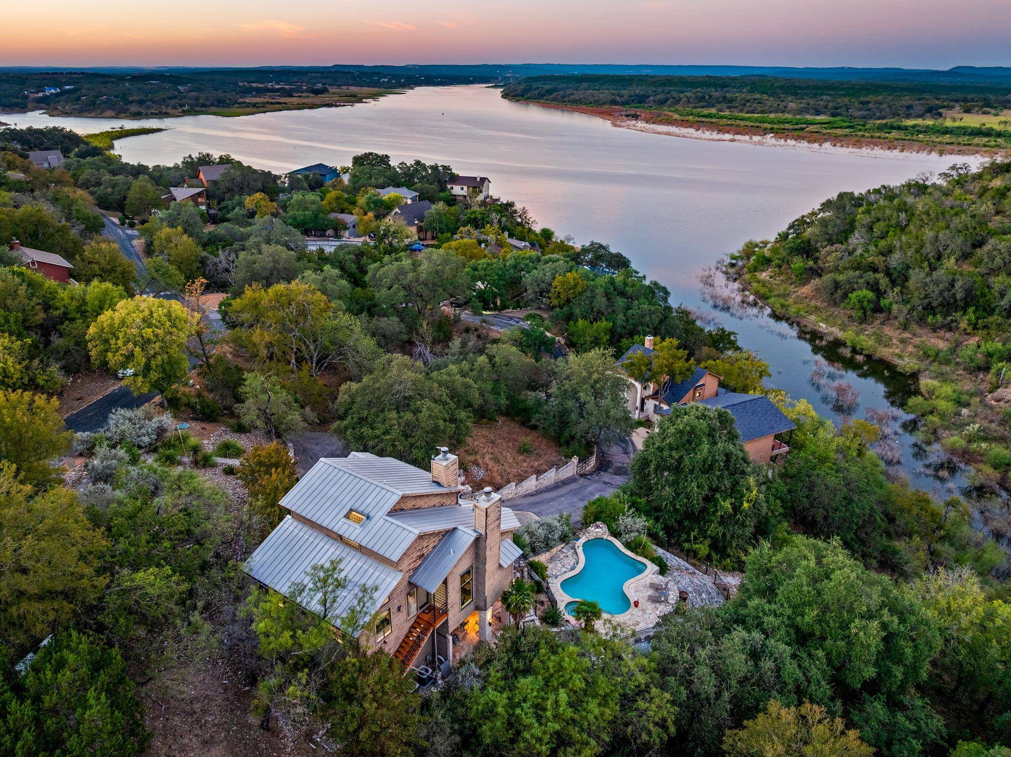 Spicewood, TX 78669,723 Coventry RD