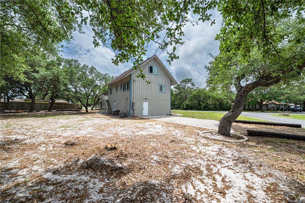 Rockport, TX 78382,120 Retama LN