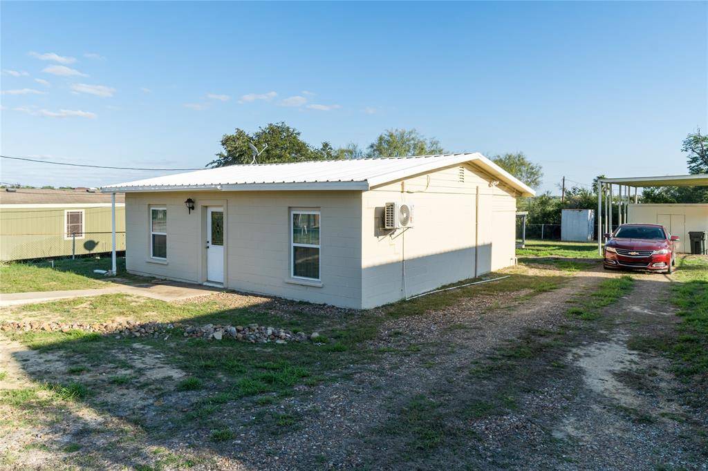 Zapata, TX 78076,106 Overview DR