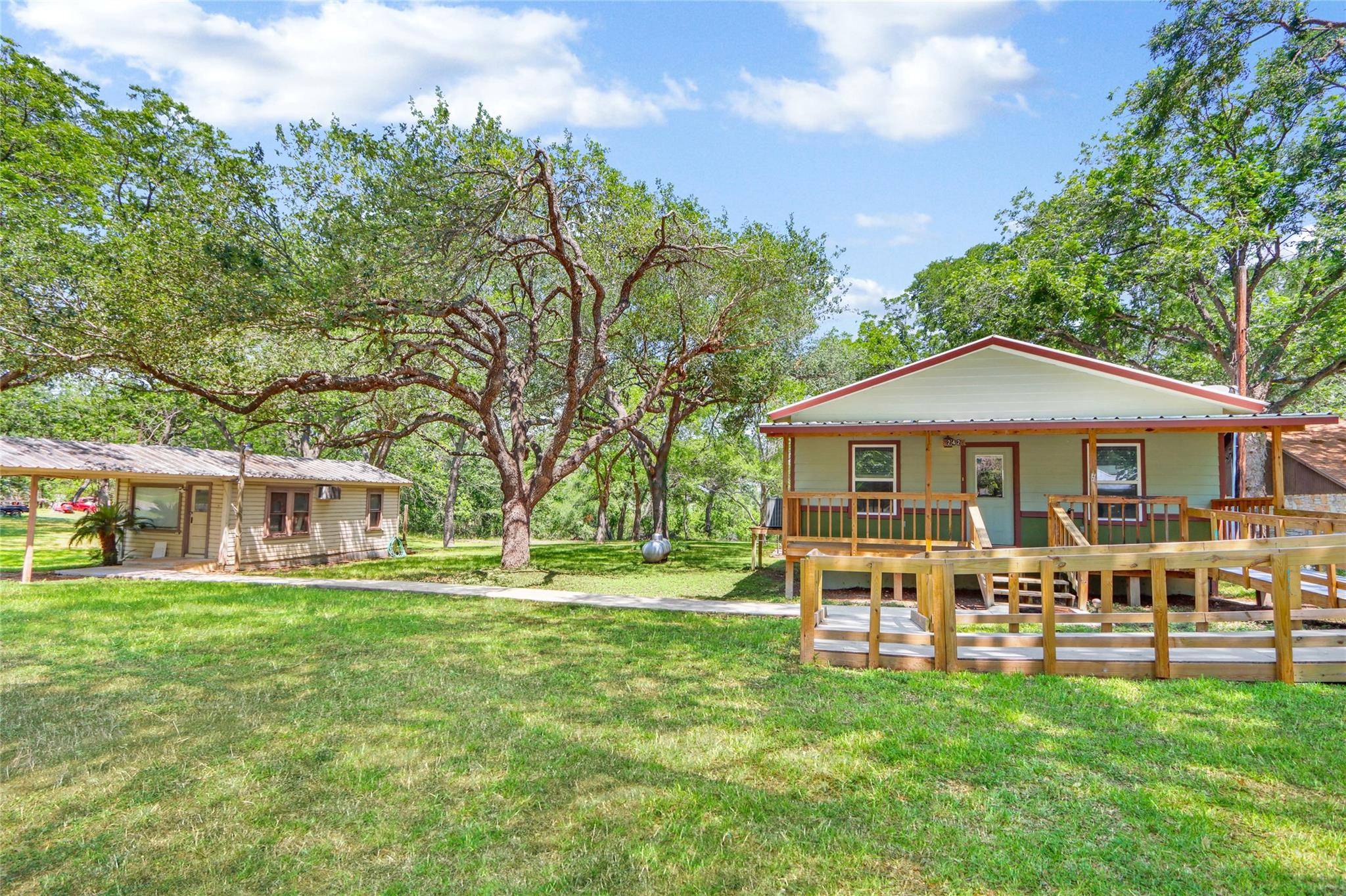 Seguin, TX 78155,242 Meadow Lake DR