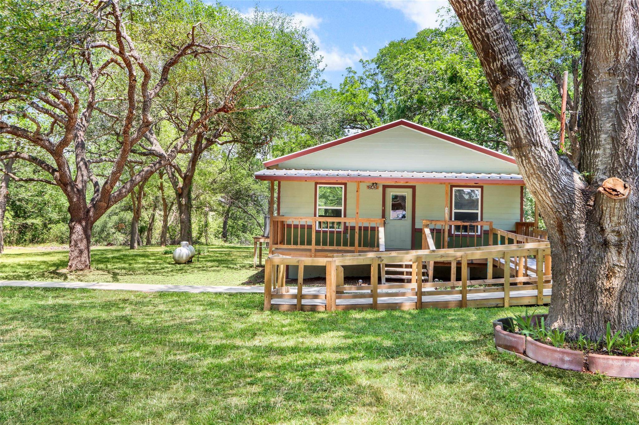 Seguin, TX 78155,242 Meadow Lake DR