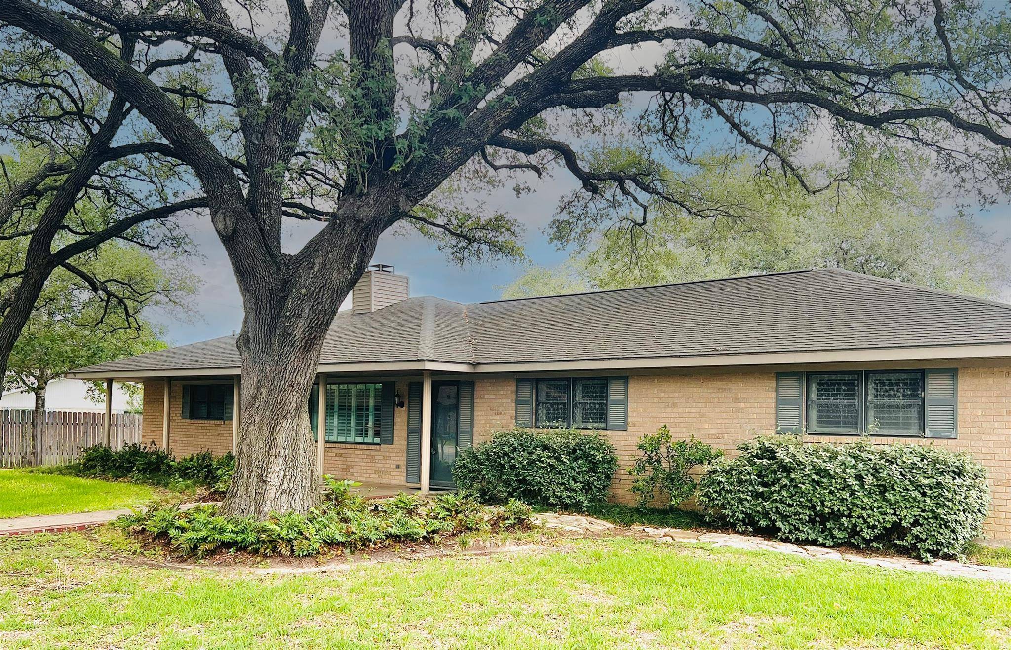 La Grange, TX 78945,736 Sarah Jo ST