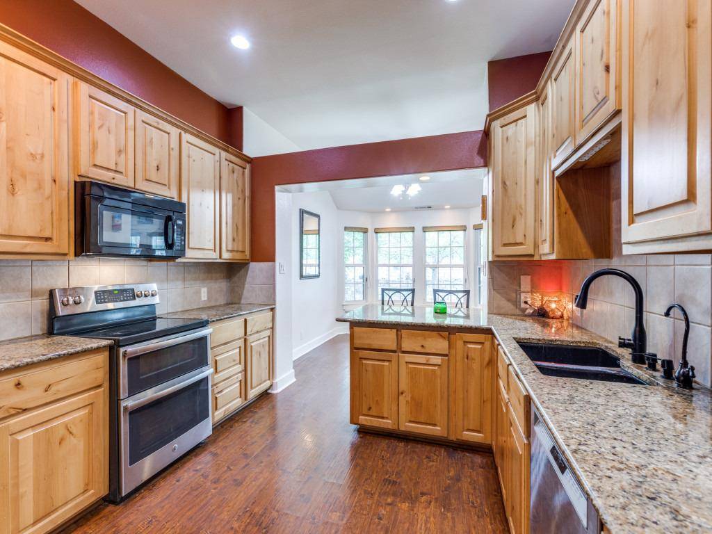 Lago Vista, TX 78645,20104 Bunker CV