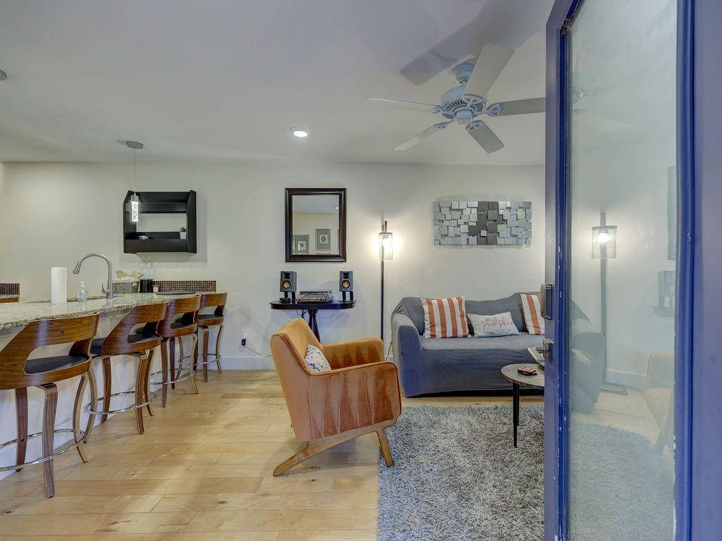 Austin, TX 78751,909 Reinli ST #121