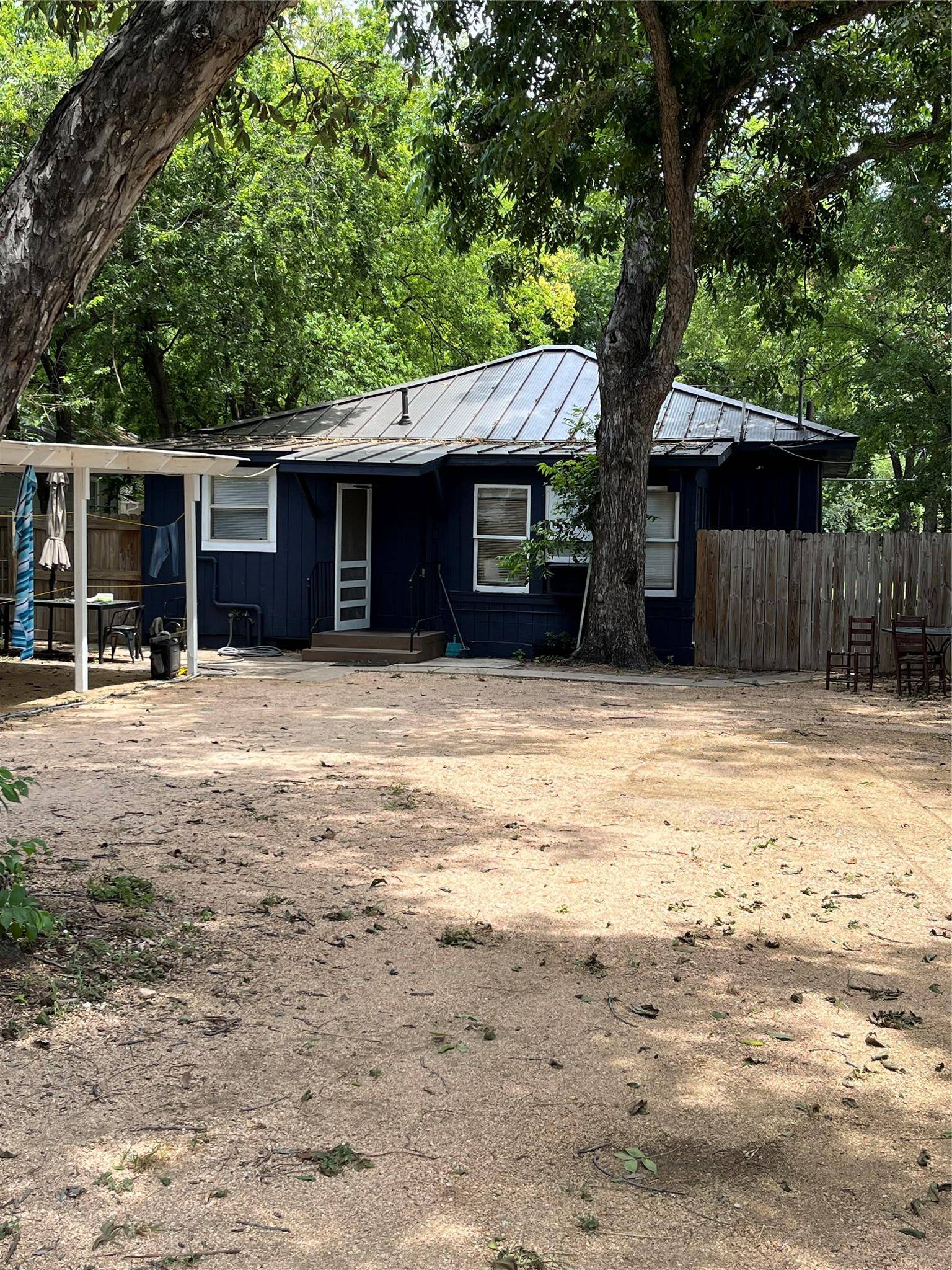 Austin, TX 78702,2511 E Cesar Chavez ST