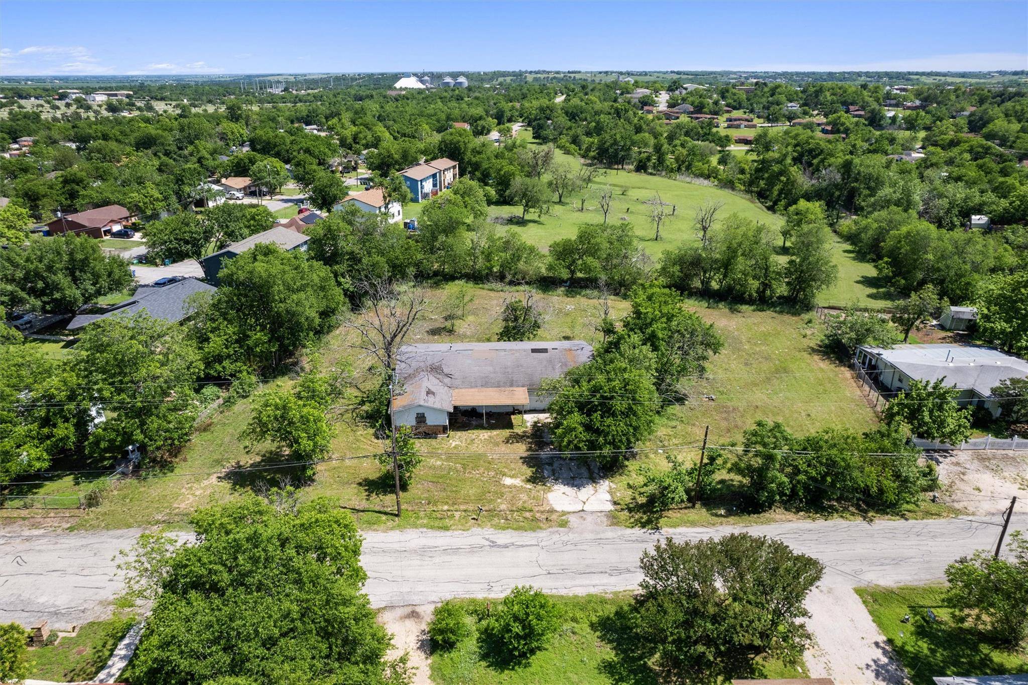 Taylor, TX 76574,310 Old Thorndale RD