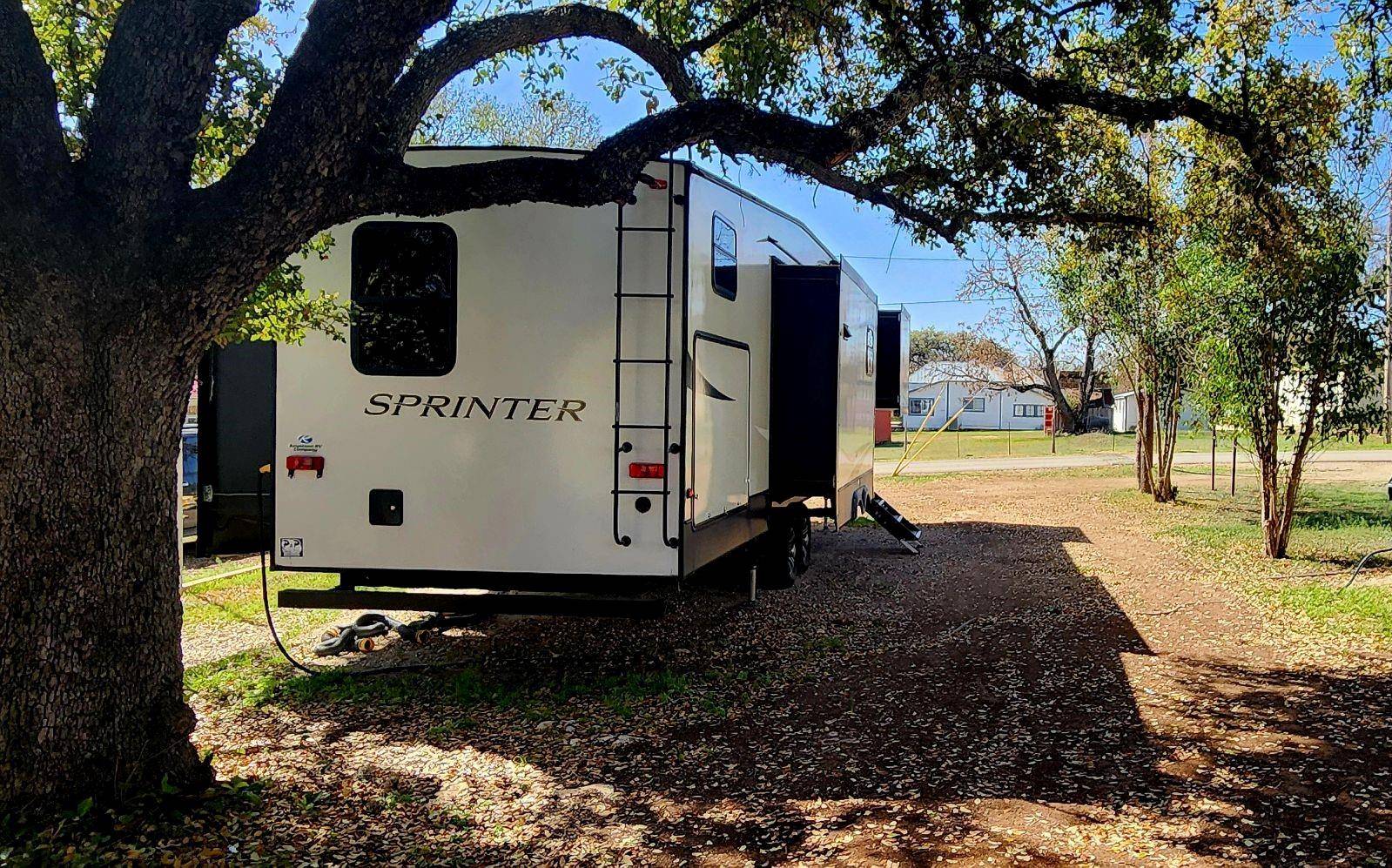 Leakey, TX 78873,213 east third ST