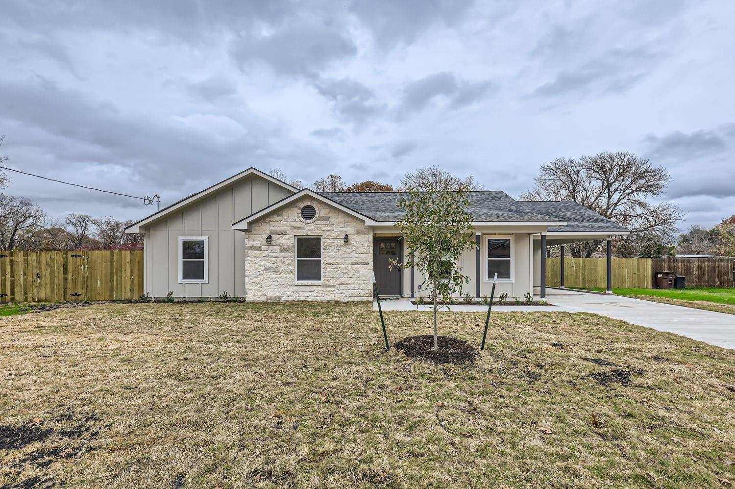 Lockhart, TX 78644,1305 Dove LN