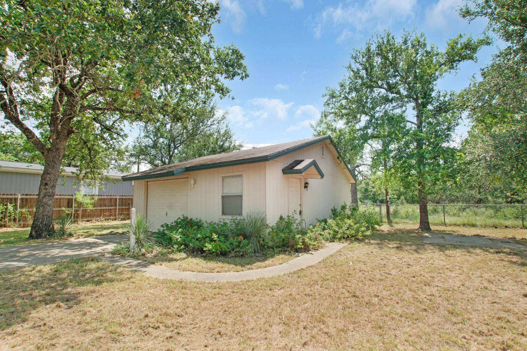Horseshoe Bay, TX 78657,714 Pine LN
