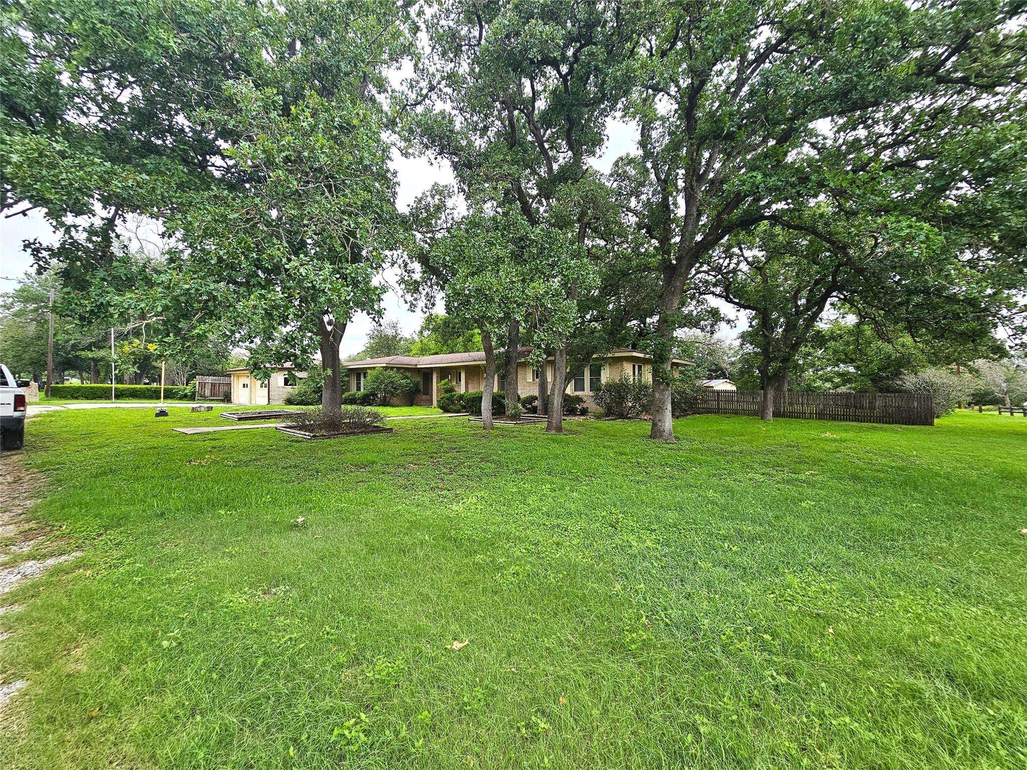 Gonzales, TX 78629,98 Shady LN