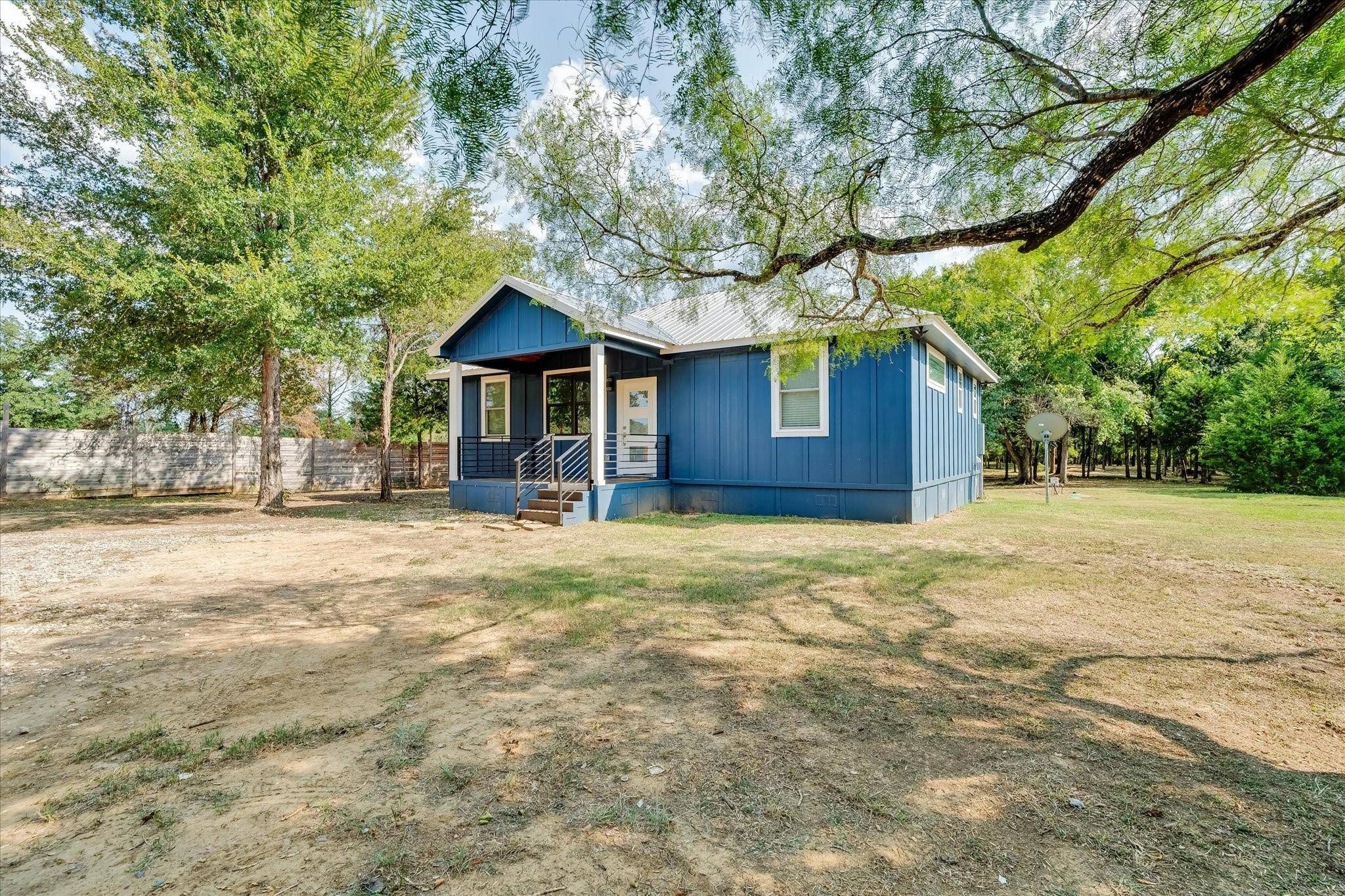 Paige, TX 78659,736 Old Pin Oak RD #A