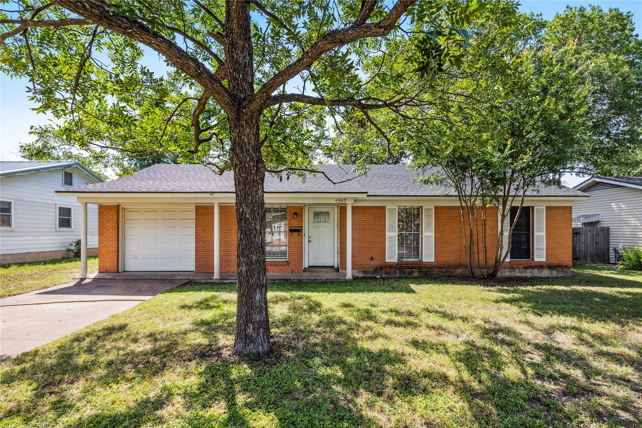 Austin, TX 78752,6907 Deborah DR